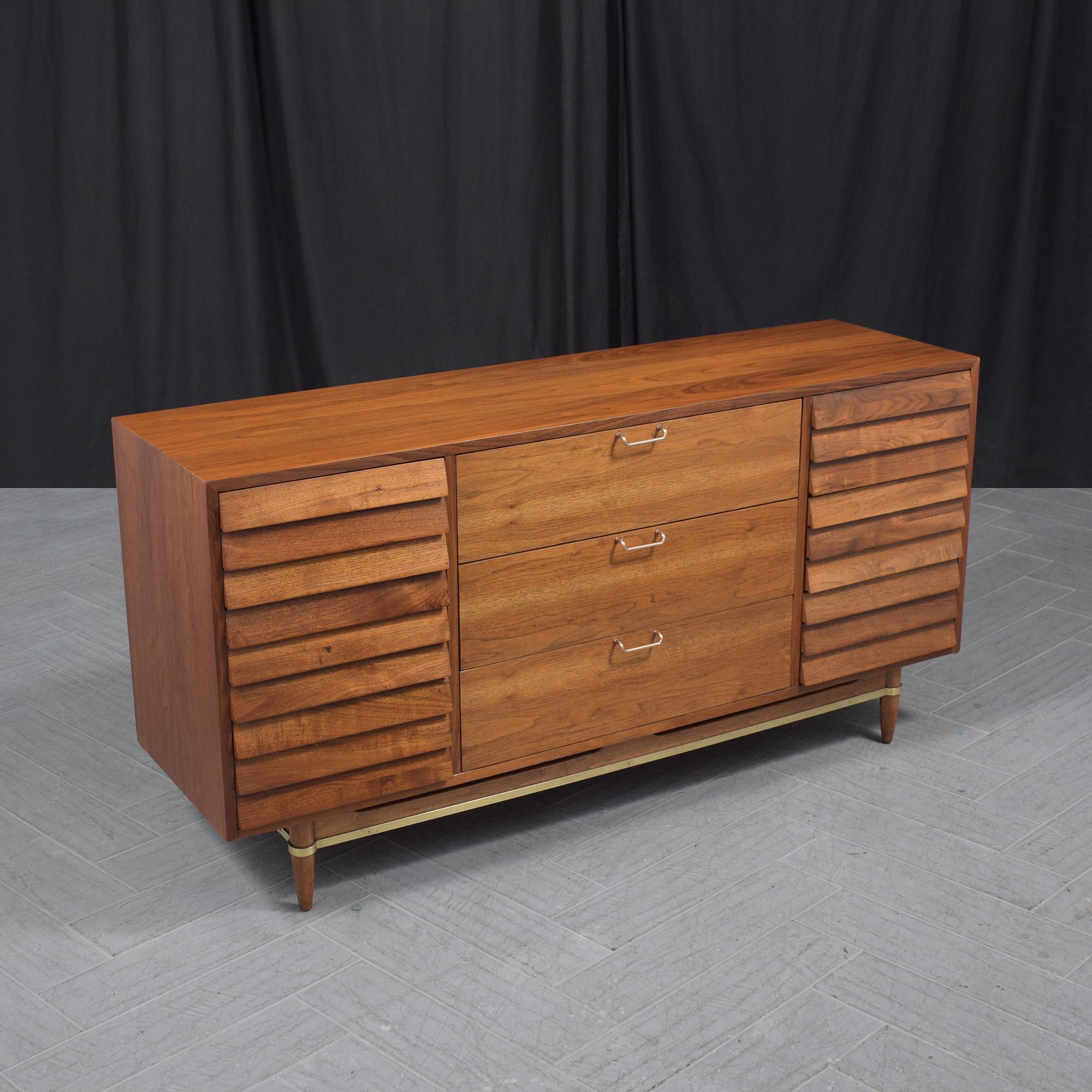 Restored Mid-Century Modern Walnut Dresser: Timeless Elegance & Function For Sale 3