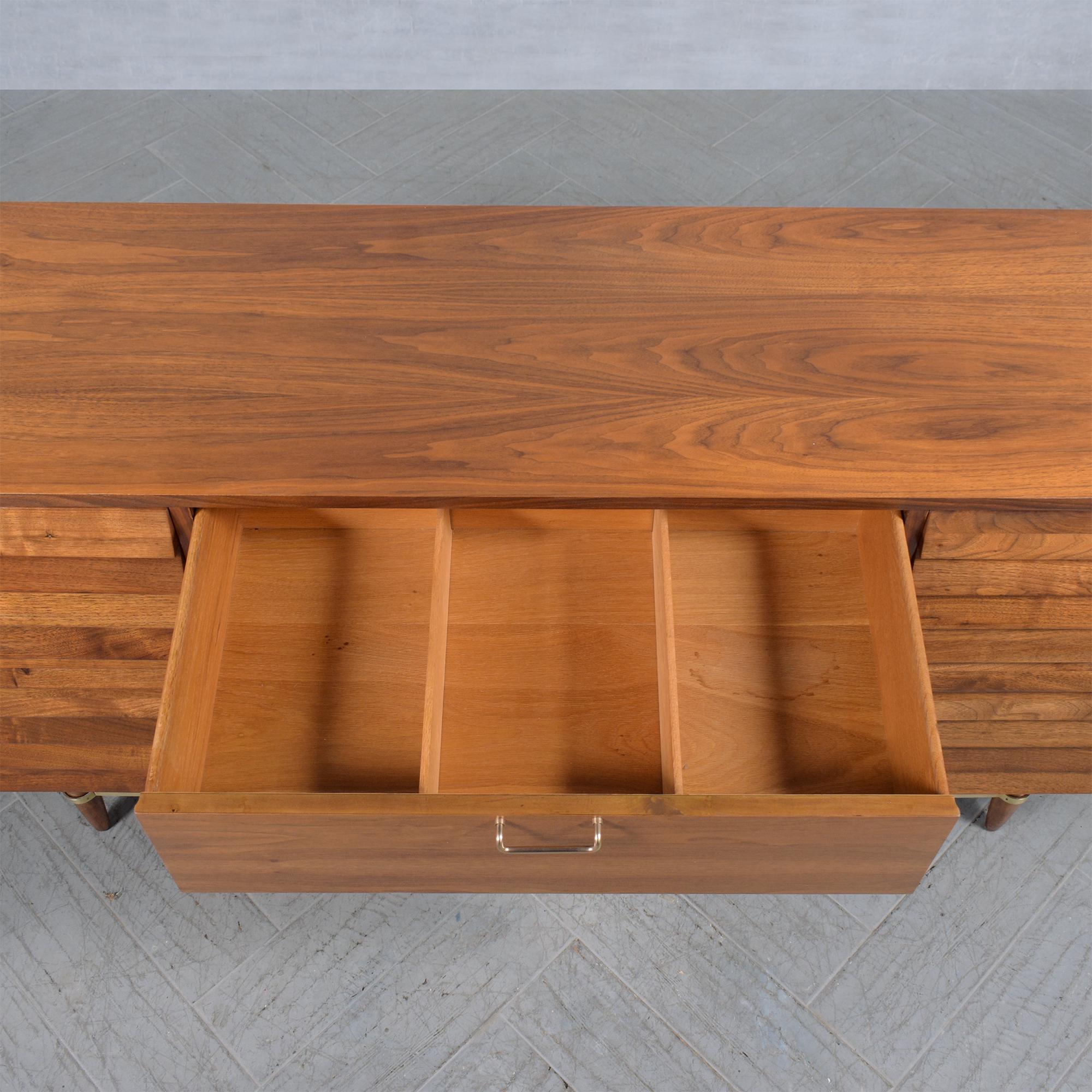 Restored Mid-Century Modern Walnut Dresser: Timeless Elegance & Function In Good Condition For Sale In Los Angeles, CA