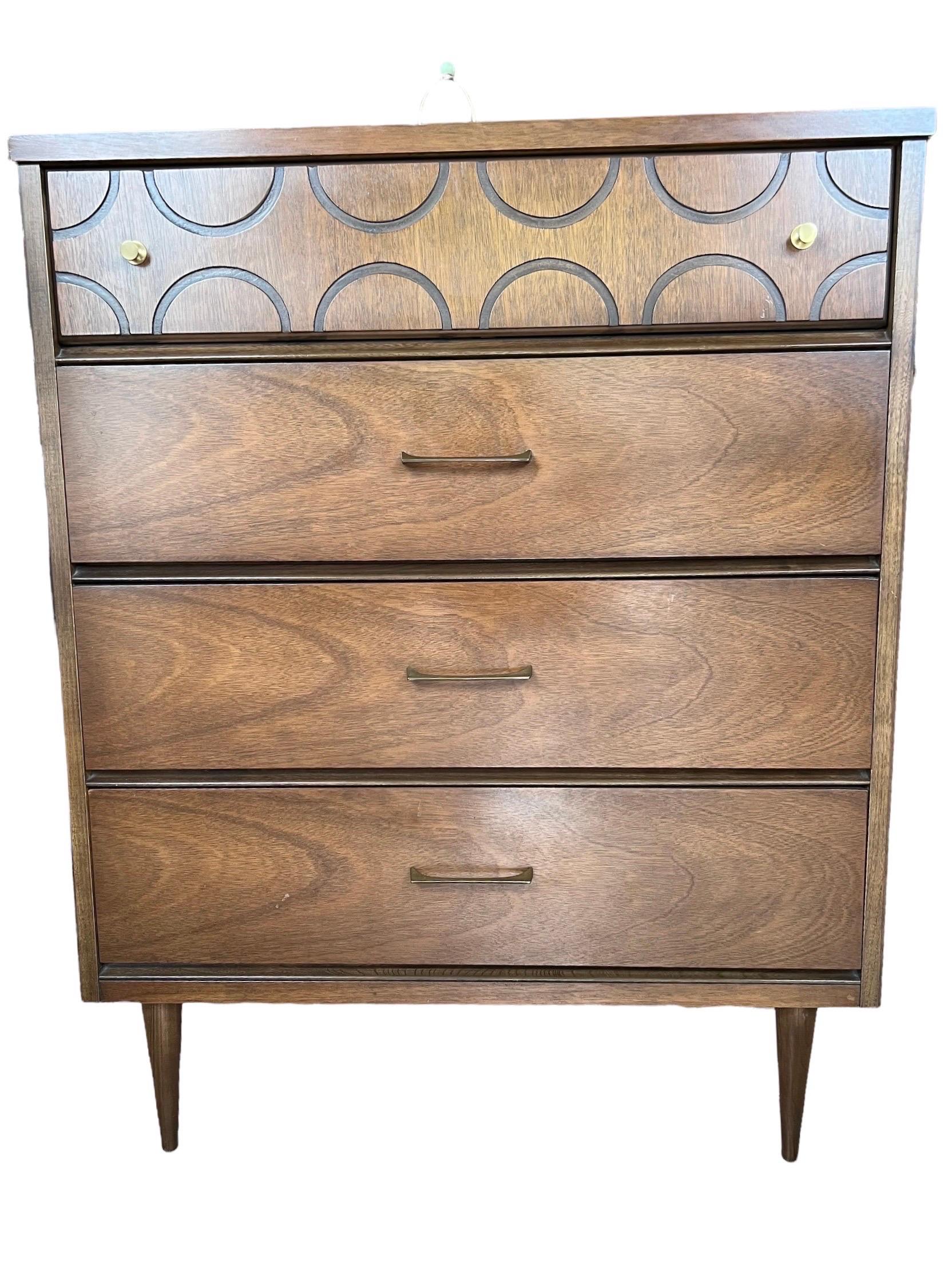 Vintage Mid-Century Modern Walnut Dresser with Dovetailed Drawers 1