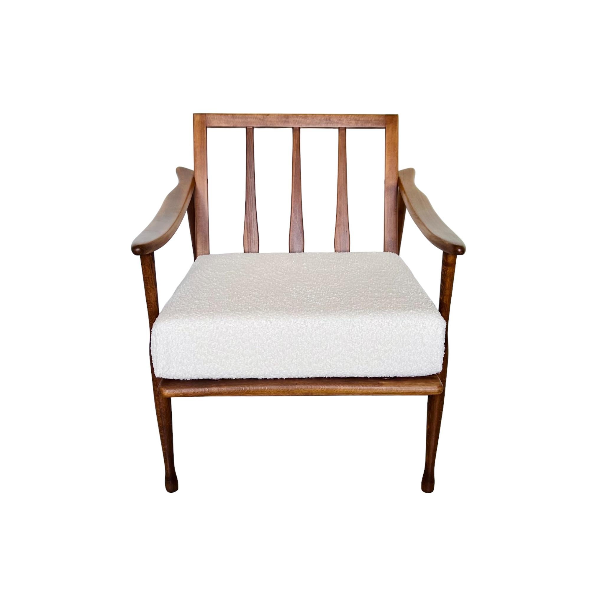 Vintage Mid-Century Modern Walnut Easy Chair 1