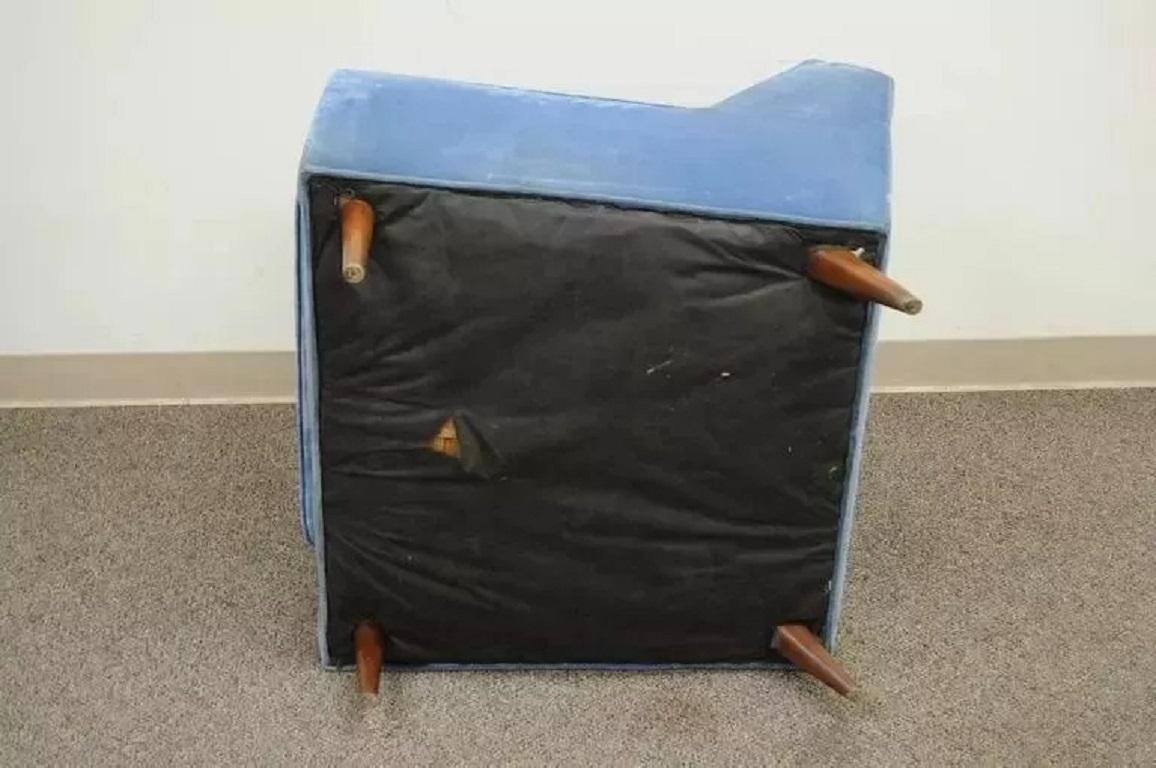 Vintage Mid Century Modern Walnut Frame Blue Club Lounge Chair after Paul McCobb For Sale 1