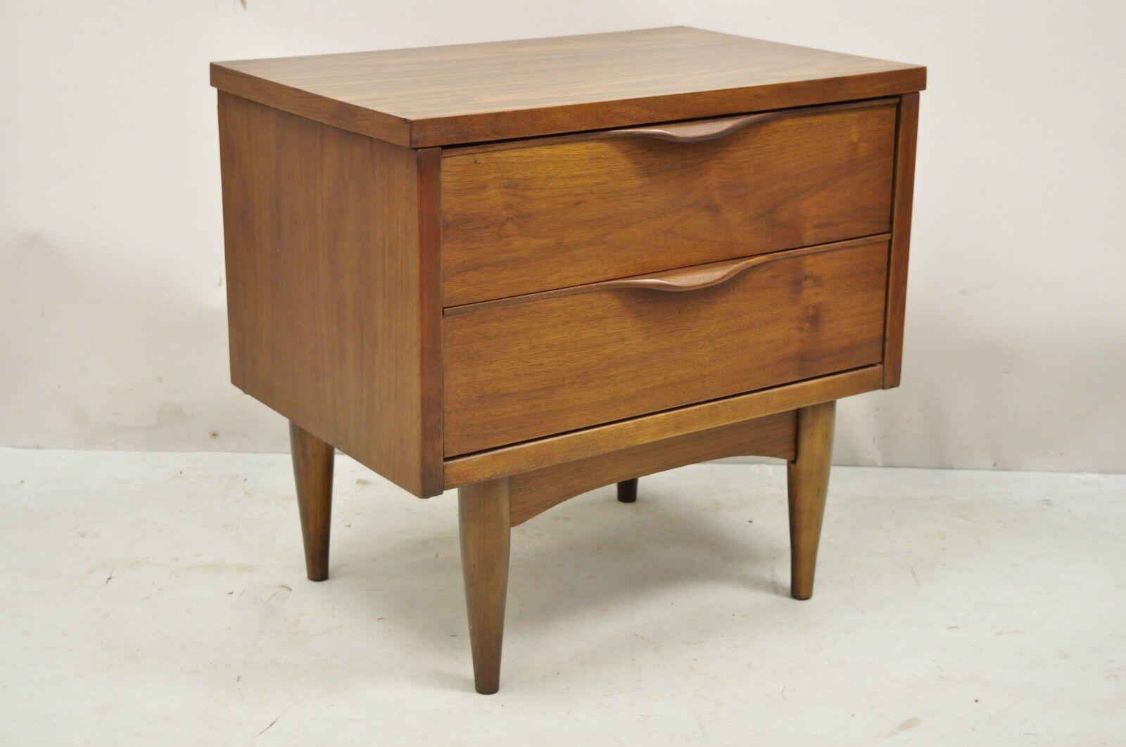 Vintage Mid-Century Modern Walnut Laminate Top Nightstand with Sculpted Pulls 8
