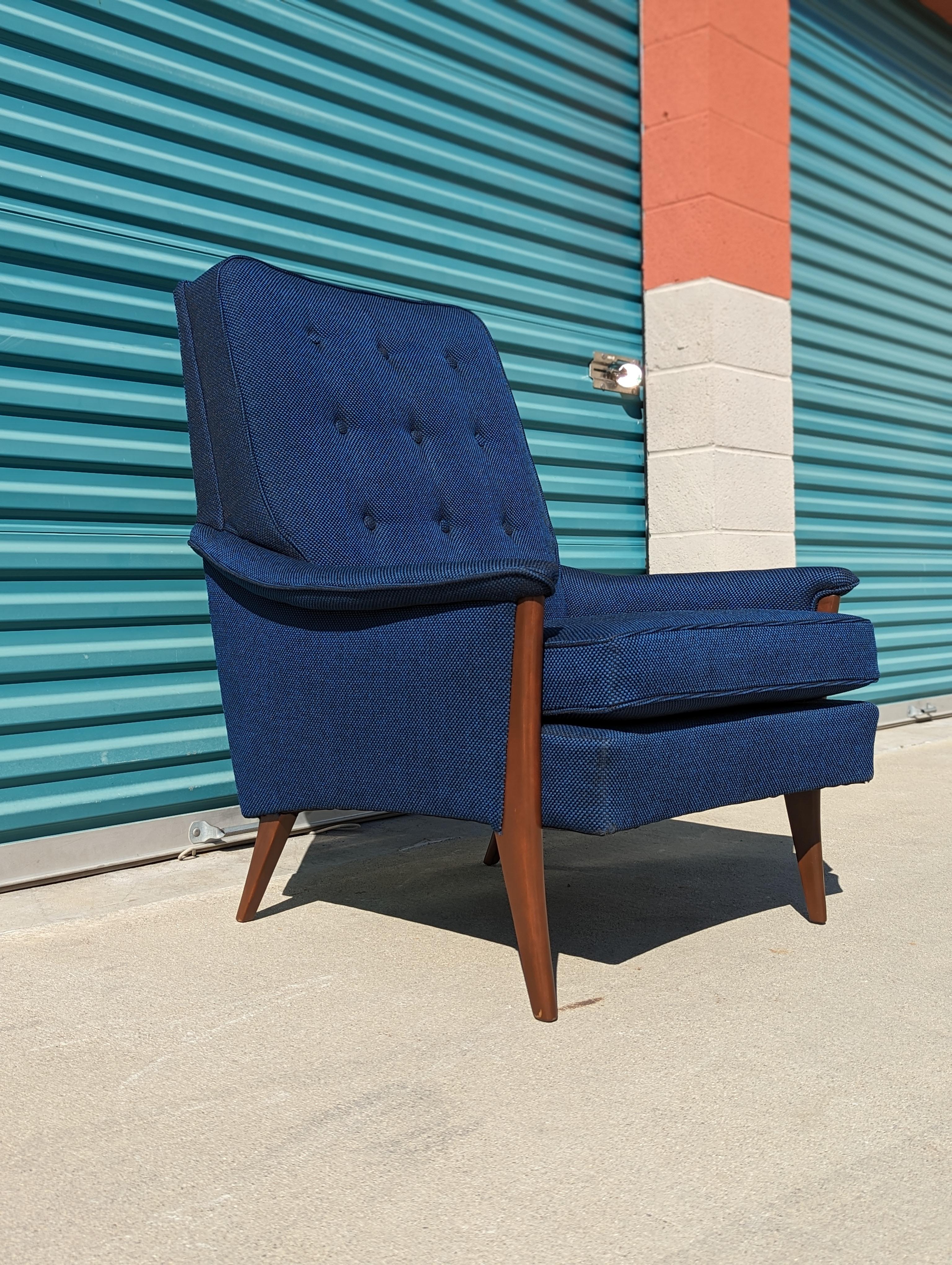 Vintage Mid Century Modern Walnut Lounge Armchair by Kroehler For Sale 5