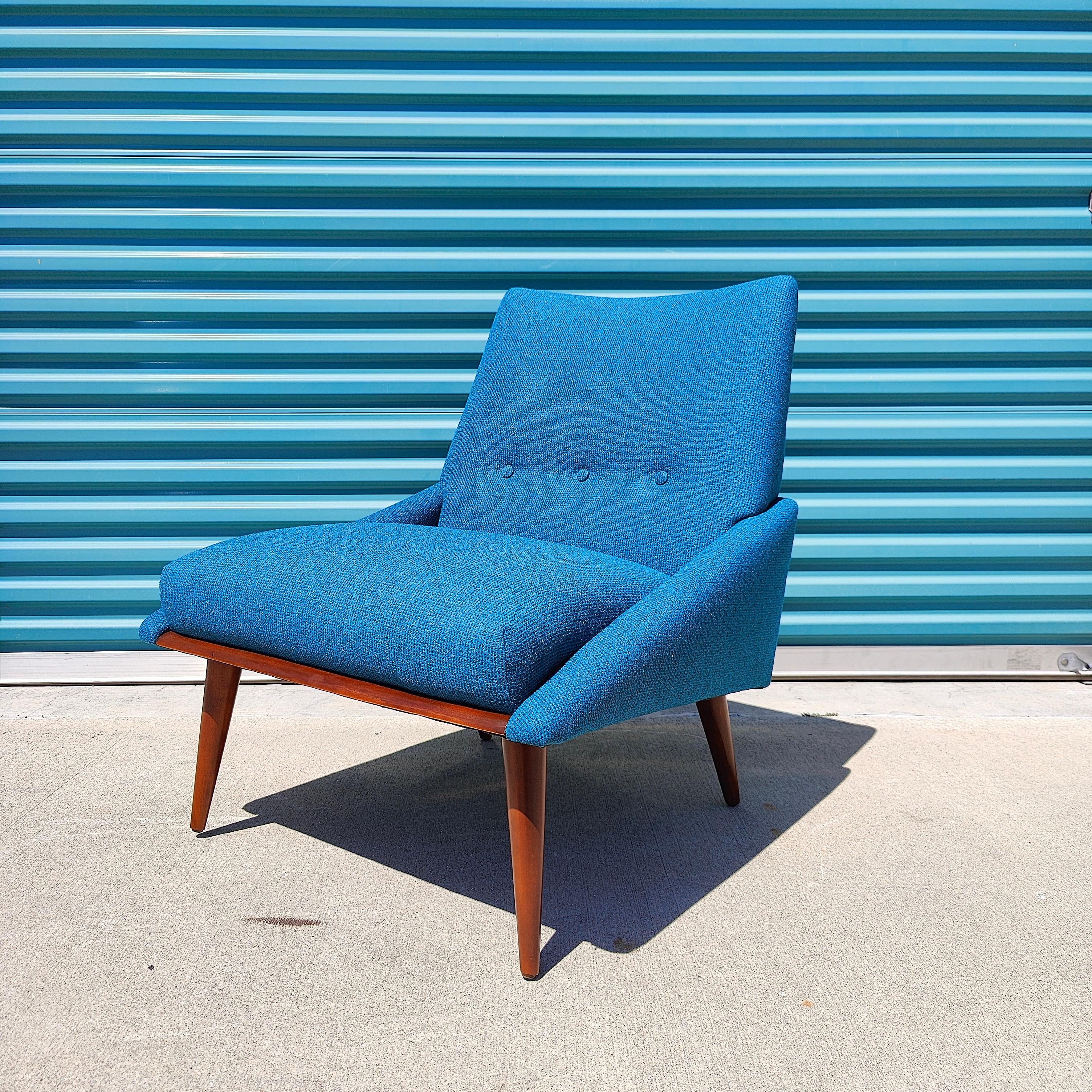 Vintage Mid Century Modern Walnut Lounge Chair by Kroehler, c1960s  4