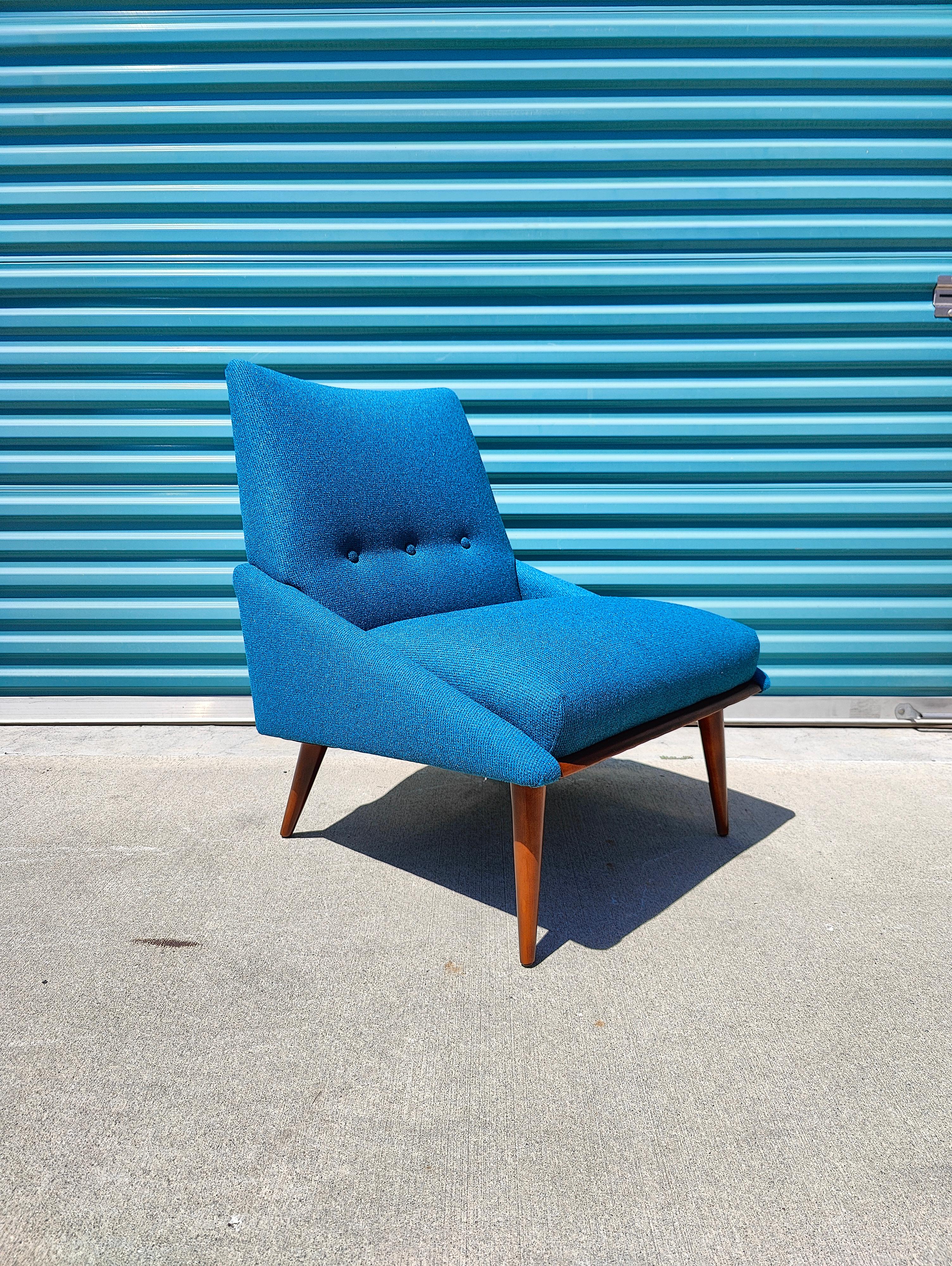 American Vintage Mid Century Modern Walnut Lounge Chair by Kroehler, c1960s 