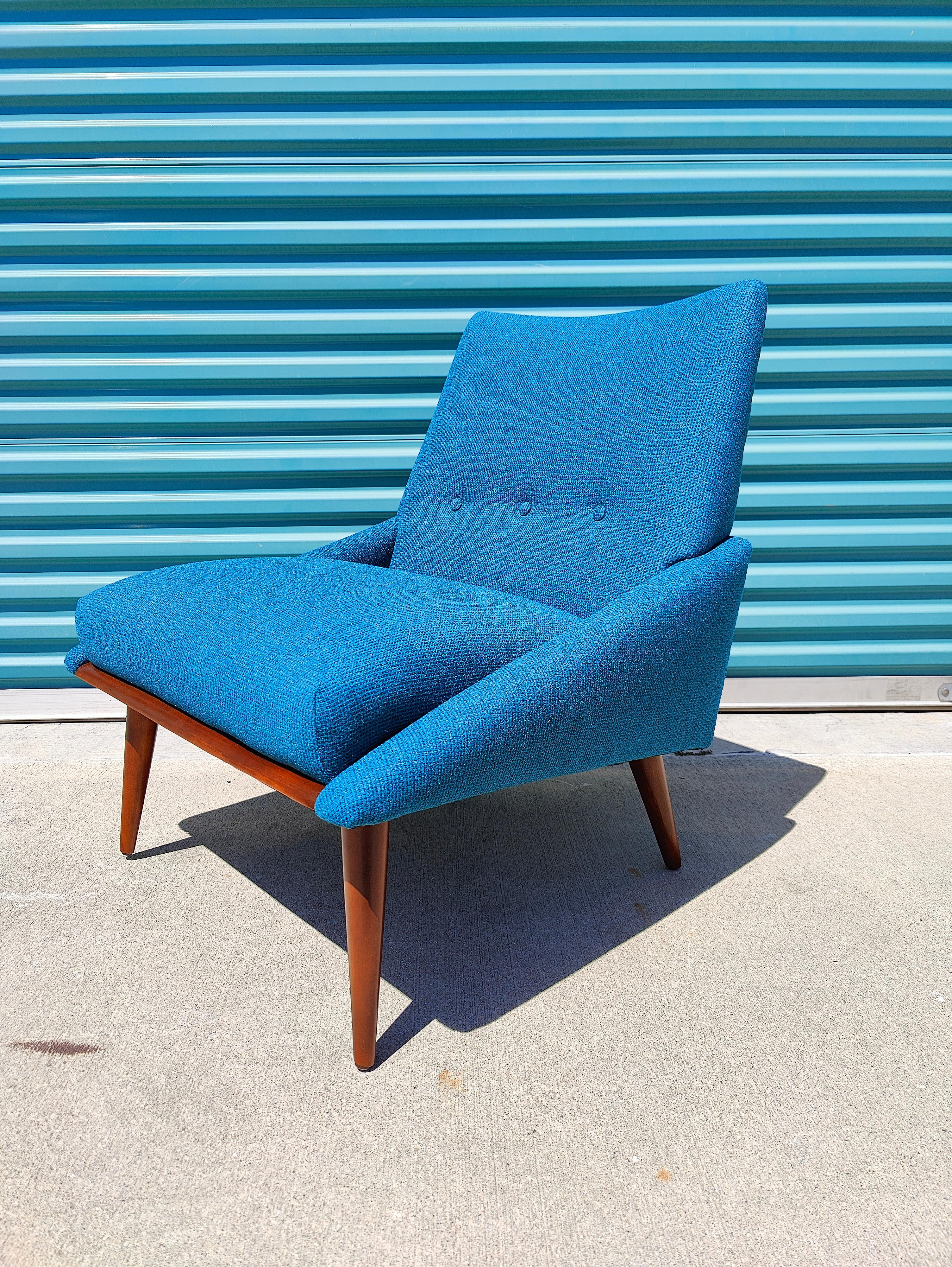 Mid-20th Century Vintage Mid Century Modern Walnut Lounge Chair by Kroehler, c1960s 