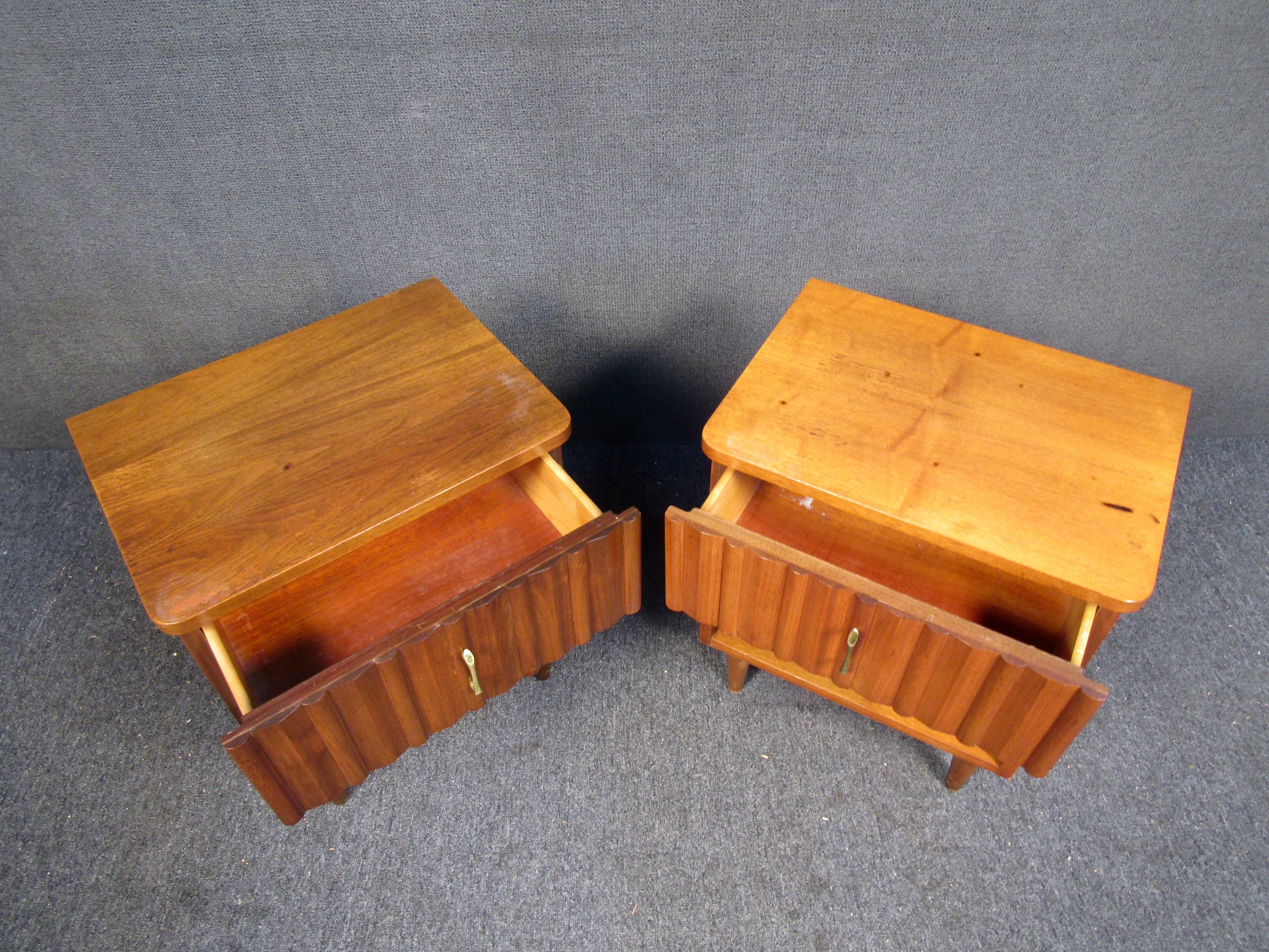 Vintage Mid-Century Modern Walnut Nightstands 1