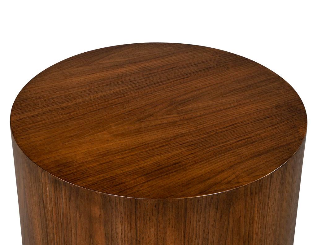 Vintage Mid-Century Modern Walnut Pedestal Base End Table In Excellent Condition In North York, ON
