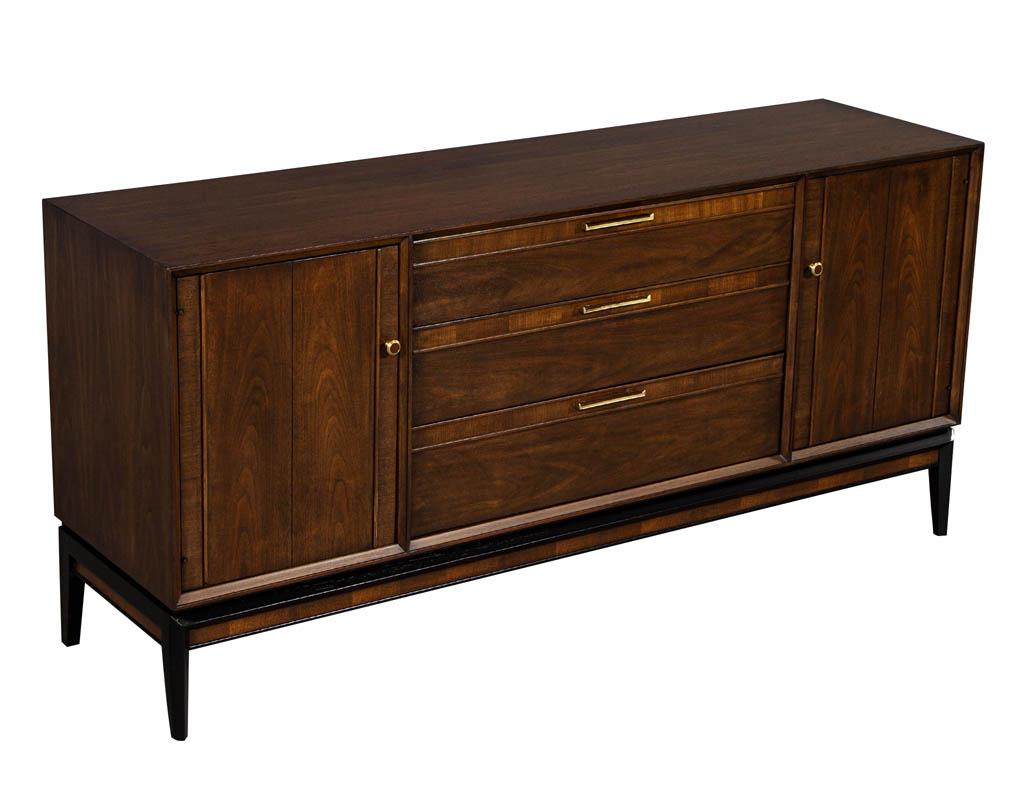 Vintage Mid-Century Modern Walnut Sideboard Buffet by Drexel In Excellent Condition In North York, ON