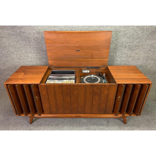 Vintage Mid Century Modern Walnut Stereo Console Credenza By Zenith At 1stdibs Dedicated to the restoration and preservation of quality console. vintage mid century modern walnut stereo console credenza by zenith