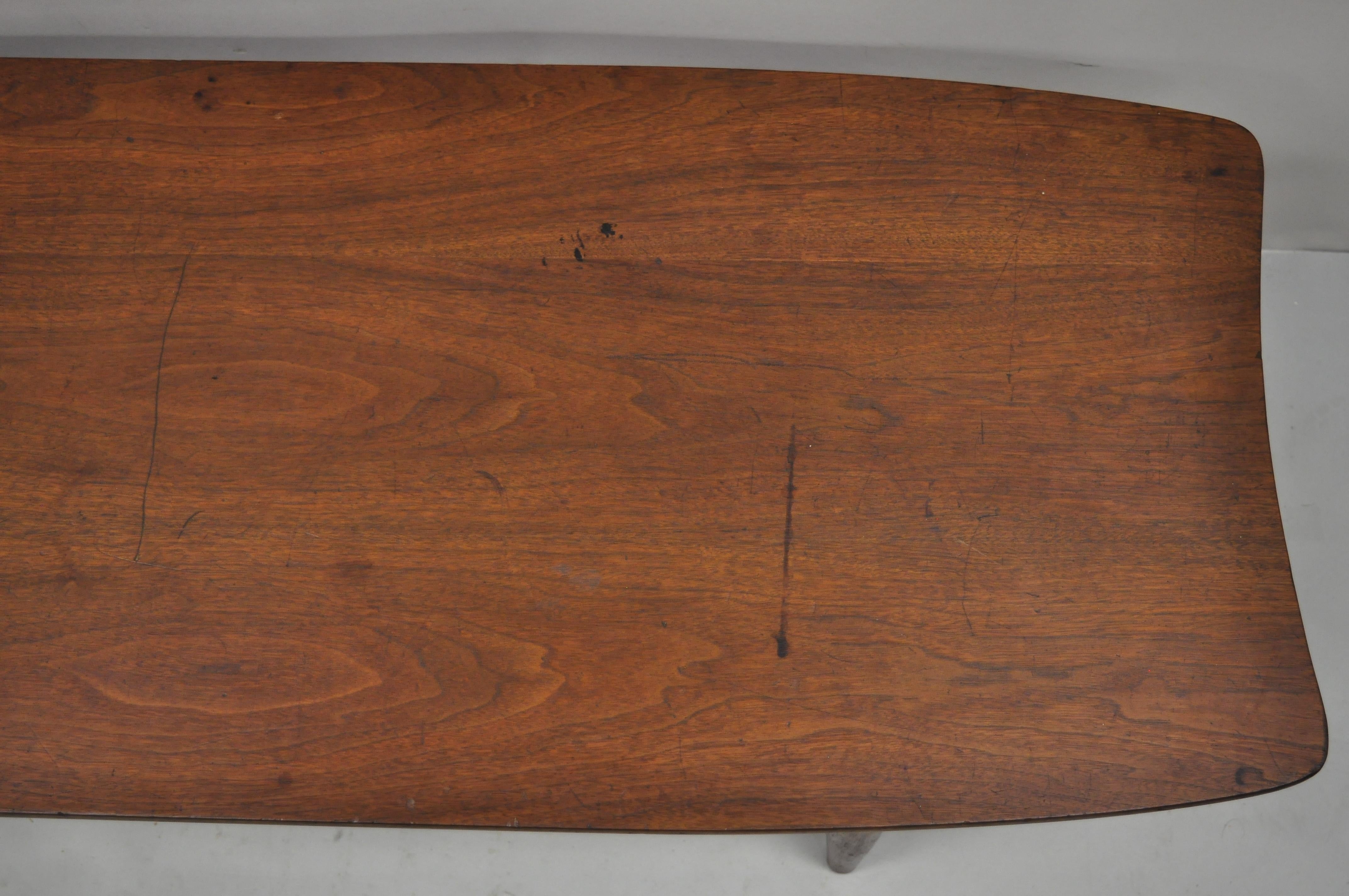 Vintage Mid-Century Modern Walnut Surfboard Sculptural Long Coffee Table In Good Condition In Philadelphia, PA