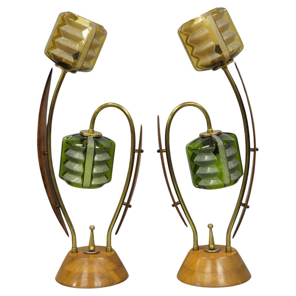 Paire de lampes de table Tulip Flower Glass Shade en noyer, Vintage Mid Century Modern en vente