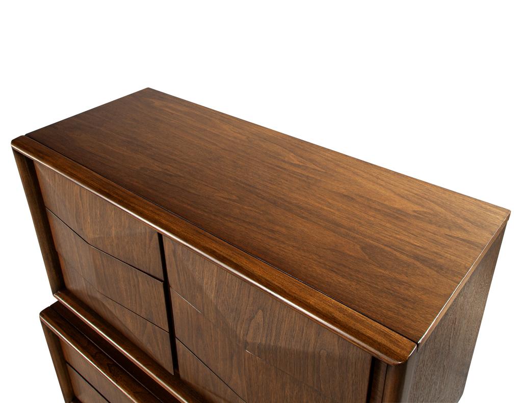 Armoire vintage en noyer The Moderns en vente 3