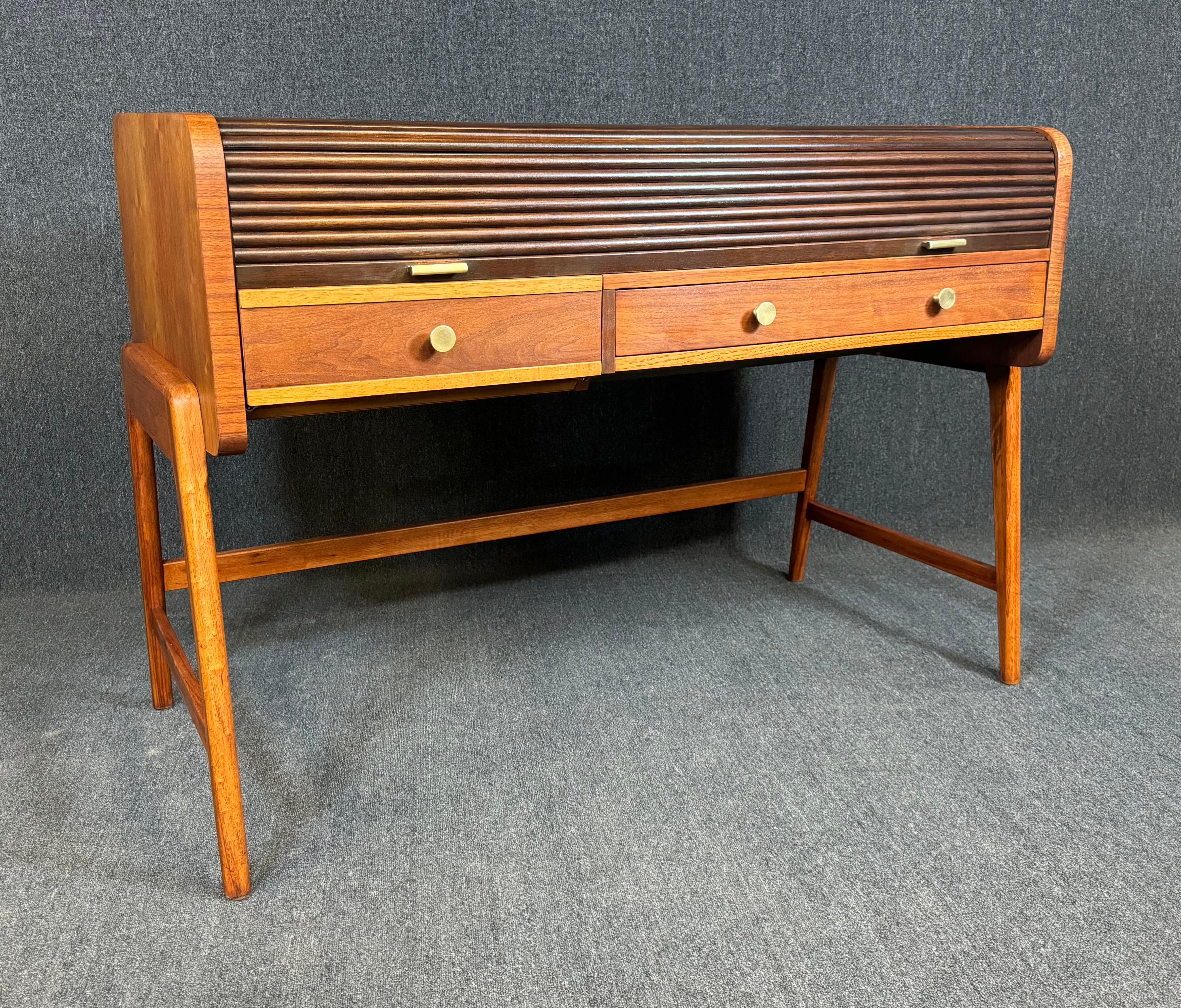 Vintage Mid Century Modern Walnut Writing Desk With Roll Top by Sligh-Lowry For Sale 3