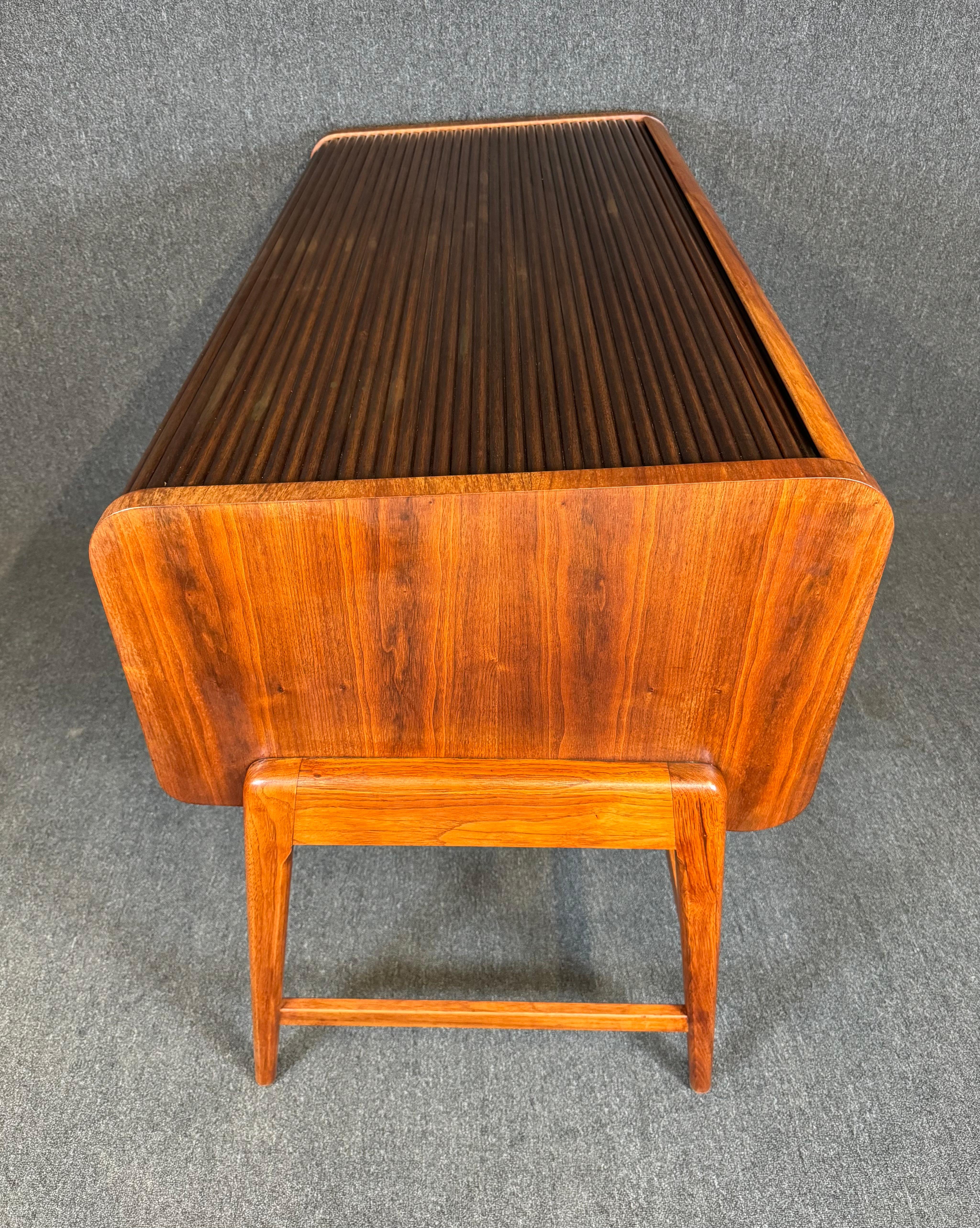 American Vintage Mid Century Modern Walnut Writing Desk With Roll Top by Sligh-Lowry For Sale