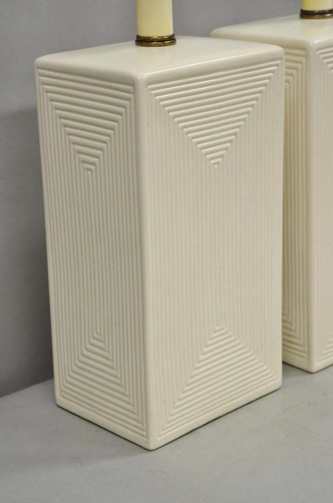 Vintage Mid Century Modern White Geometric Ceramic Cubist Table Lamps - a Pair In Good Condition For Sale In Philadelphia, PA