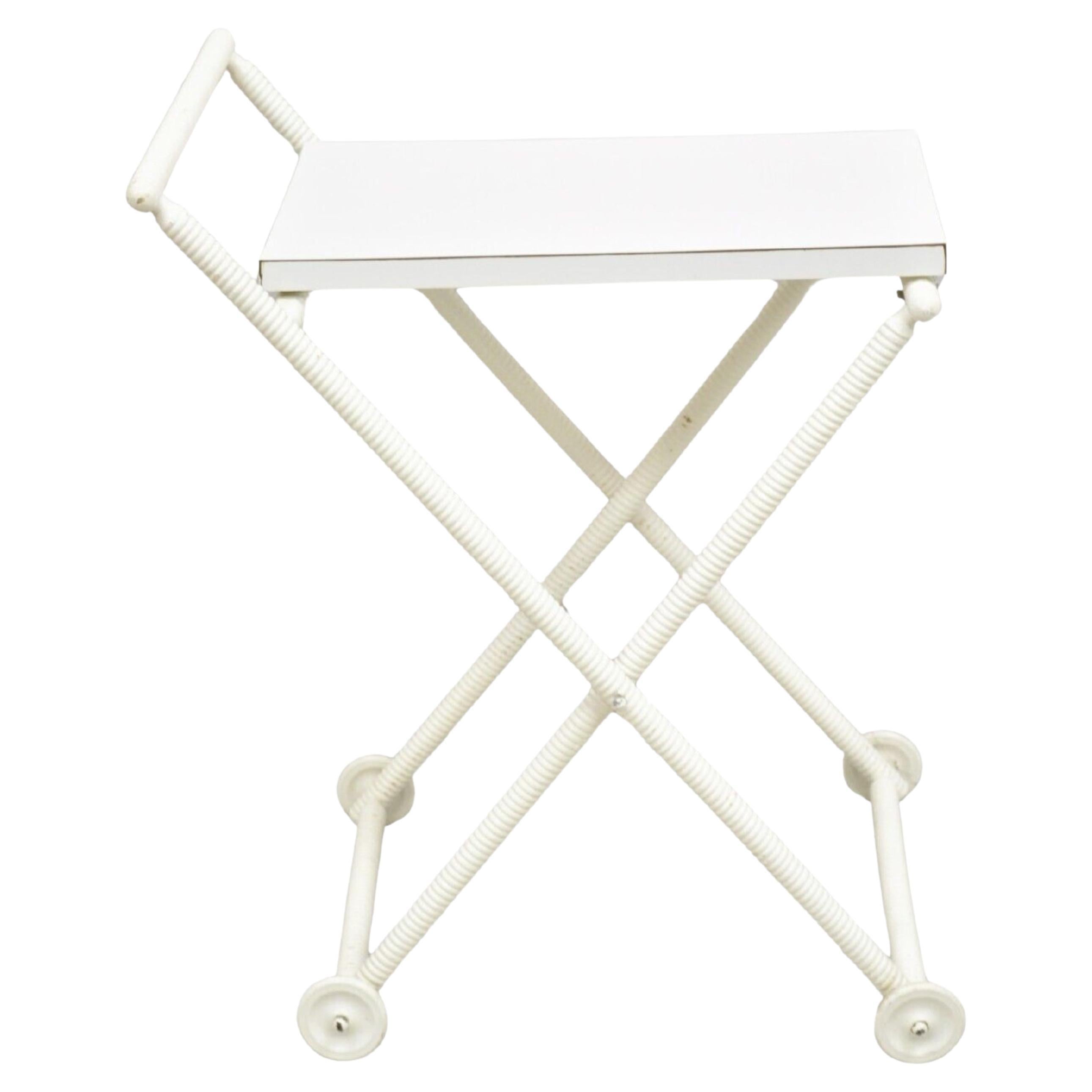 Vintage Mid Century Modern Blanco Pequeño Carrete Tallado Plegable Carrito de Bar Mesa Auxiliar en venta