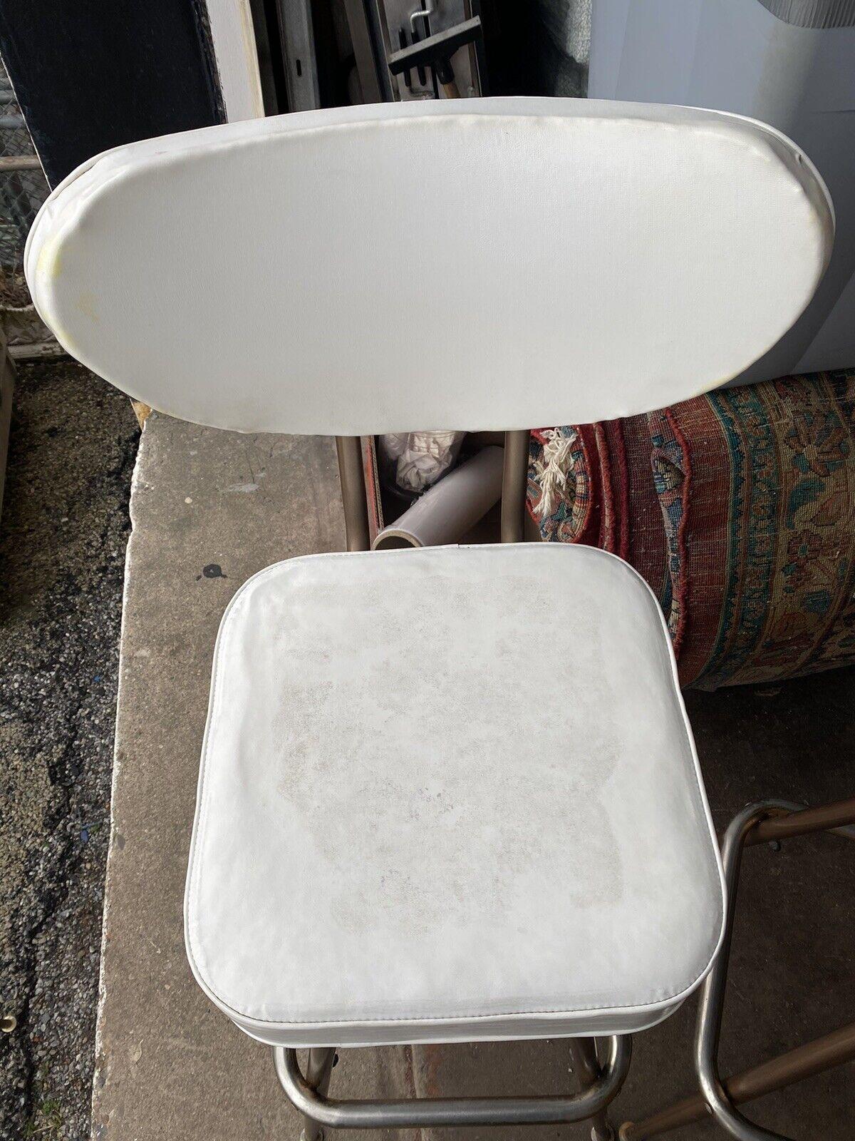 Vintage Mid-Century Modern White Vinyl Swivel Seat Bar Stools, Set of 6 2