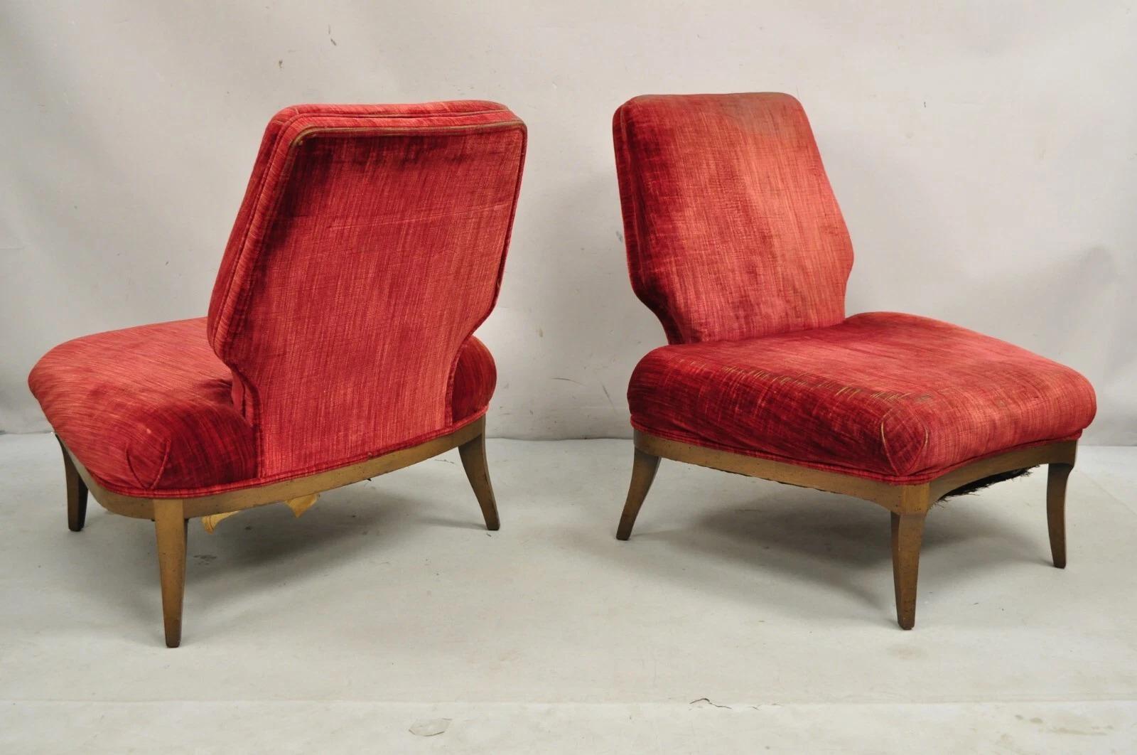 Vintage Mid Century Modern Wide Seat Slipper Lounge Chairs mit Holzrahmen und konischen Beinen von Daniel Jones New York - ein Paar. Circa Mitte des 20. Jahrhunderts. Abmessungen: 32