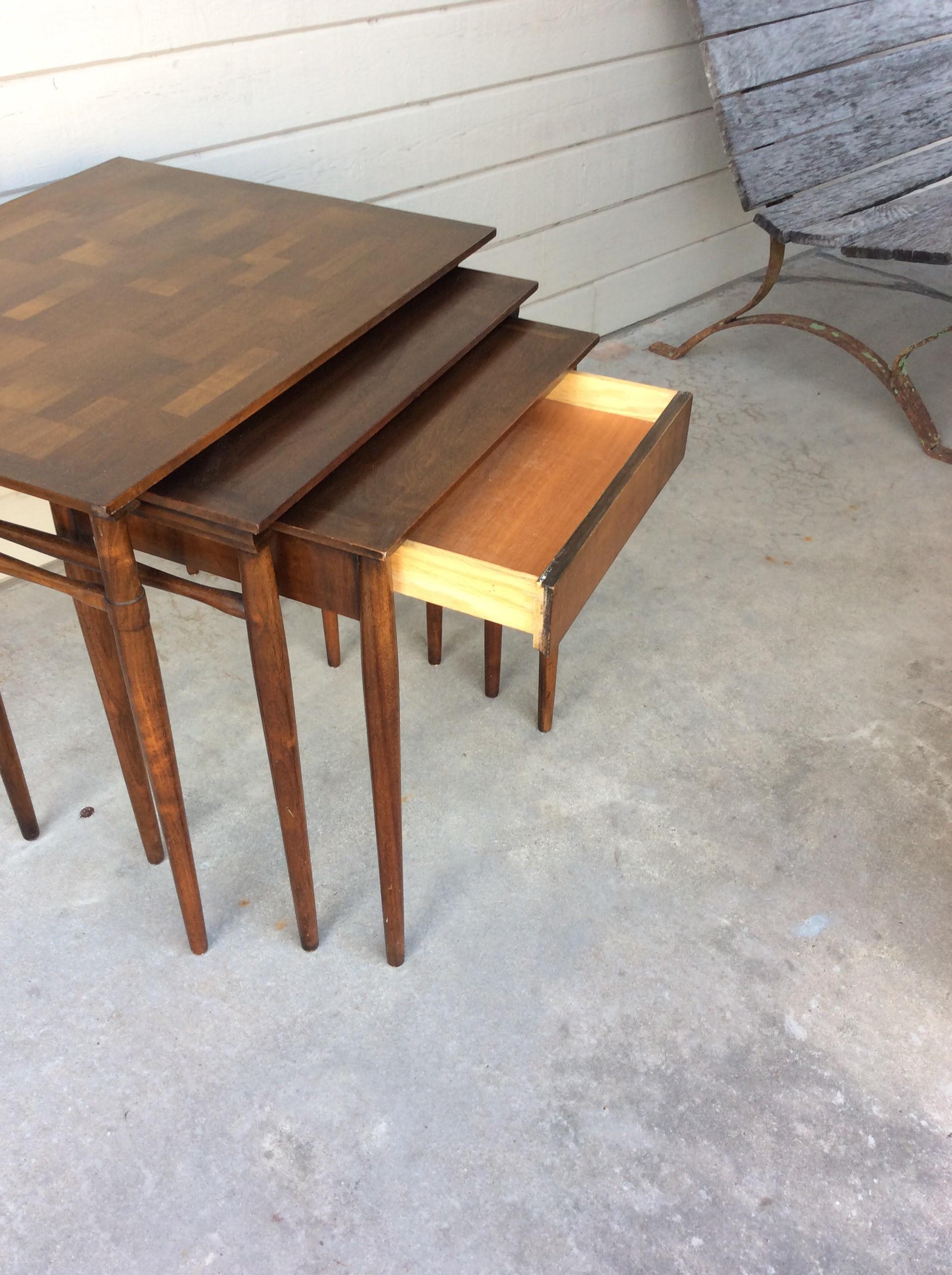 American Vintage Mid-Century Modern Wood Nesting Tables, 3 Pieces For Sale