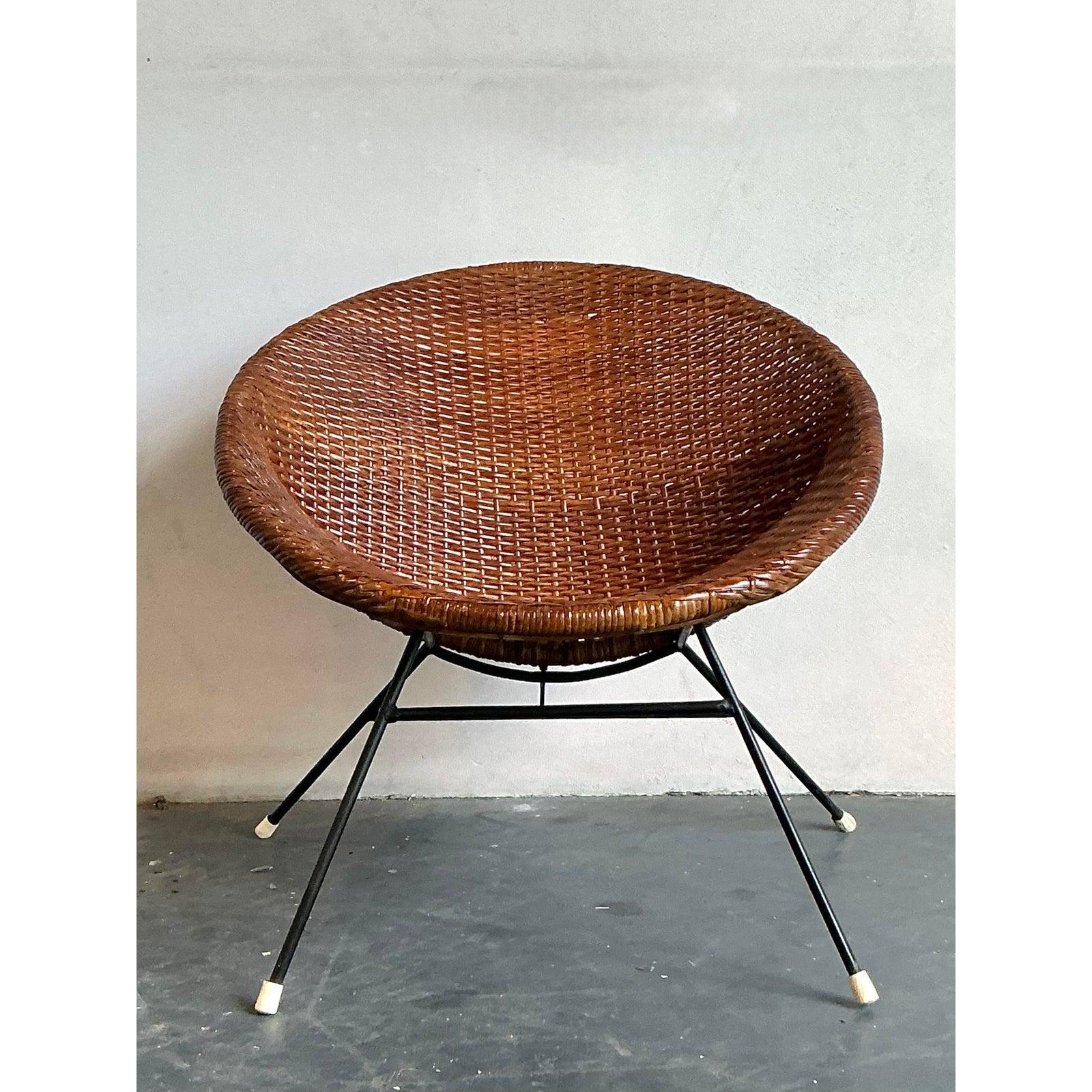 Vintage Mid-Century Modern Geflochtene Rattan Hoop Stuhl (20. Jahrhundert) im Angebot