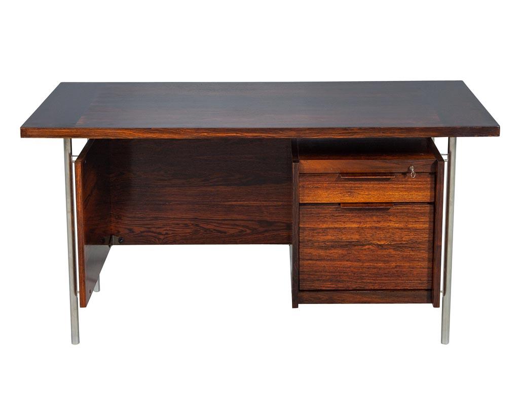 Vintage Mid-Century Modern Writing Desk In Good Condition In North York, ON