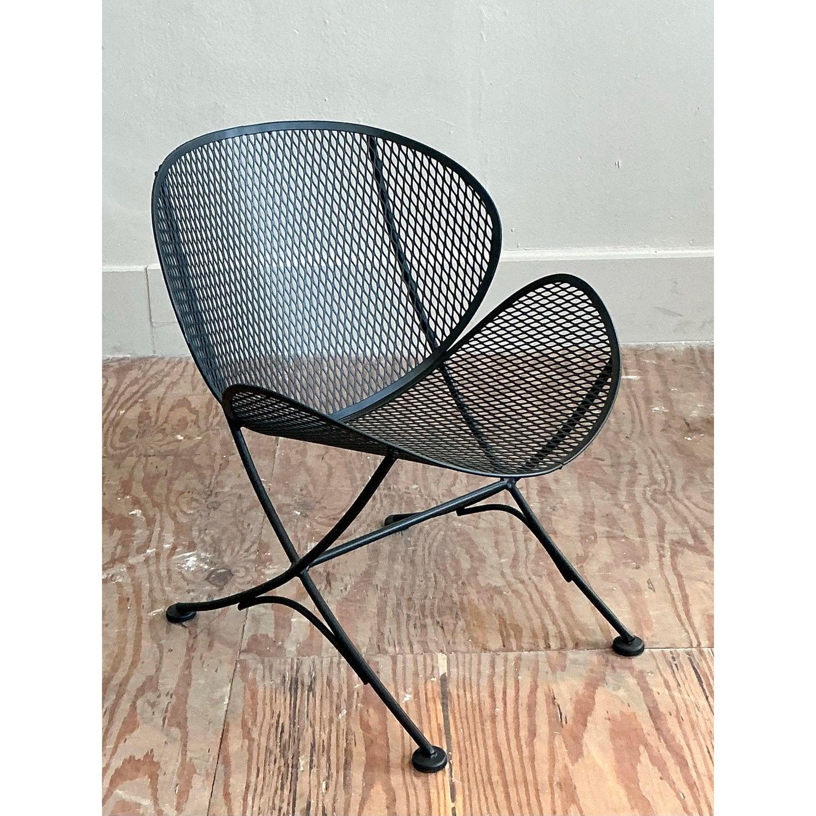 Sillón de hierro forjado de mediados de siglo según Salterini Moderno de mediados de siglo en venta