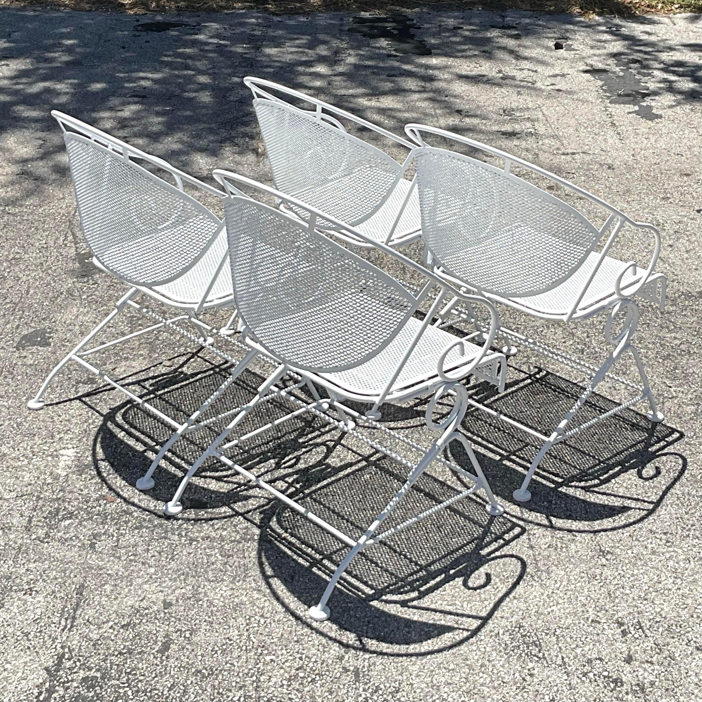20th Century Vintage Mid-Century Modern Wrought Iron Outdoor Dining Set of 5 For Sale
