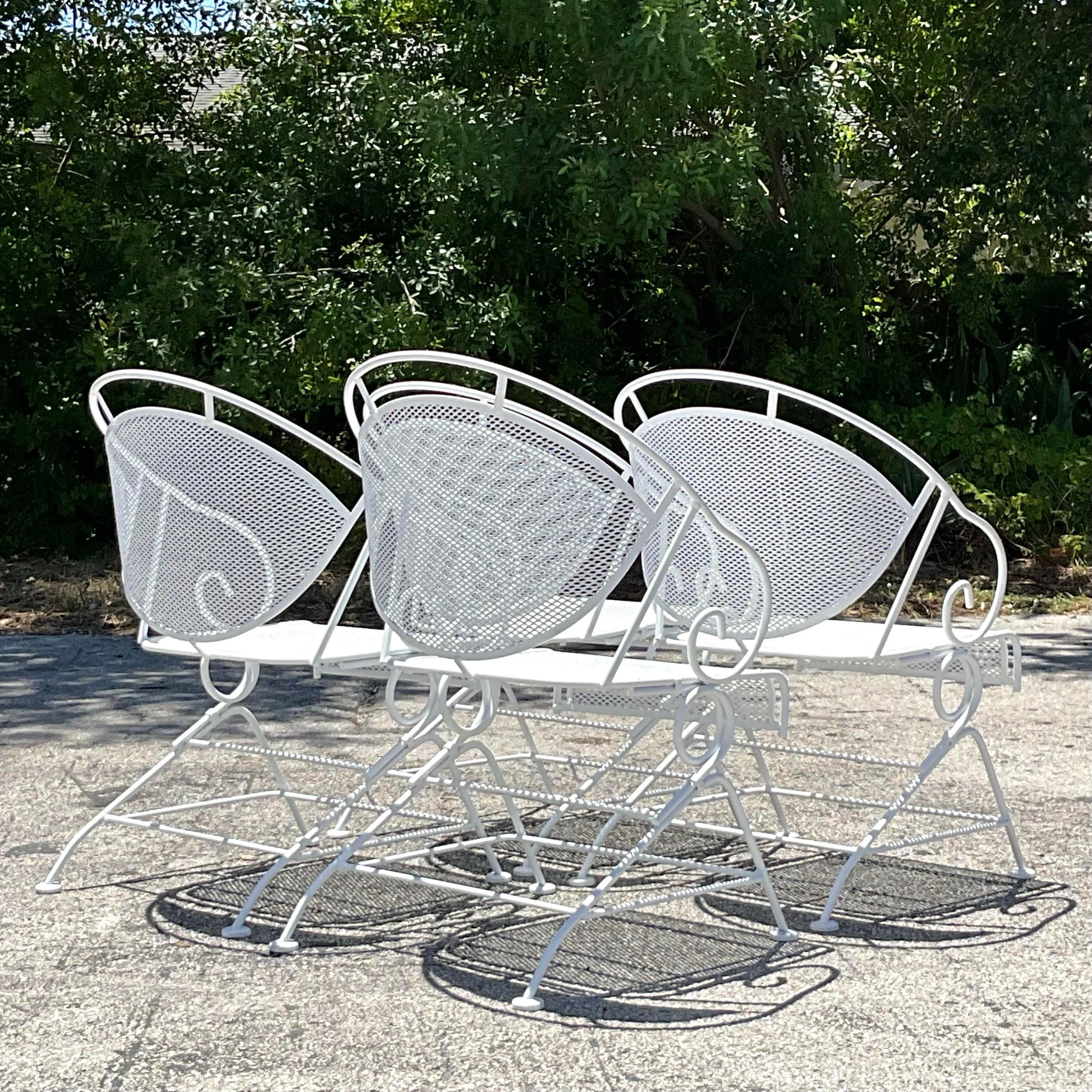 Vintage Mid-Century Modern Wrought Iron Outdoor Dining Set of 5 For Sale 1