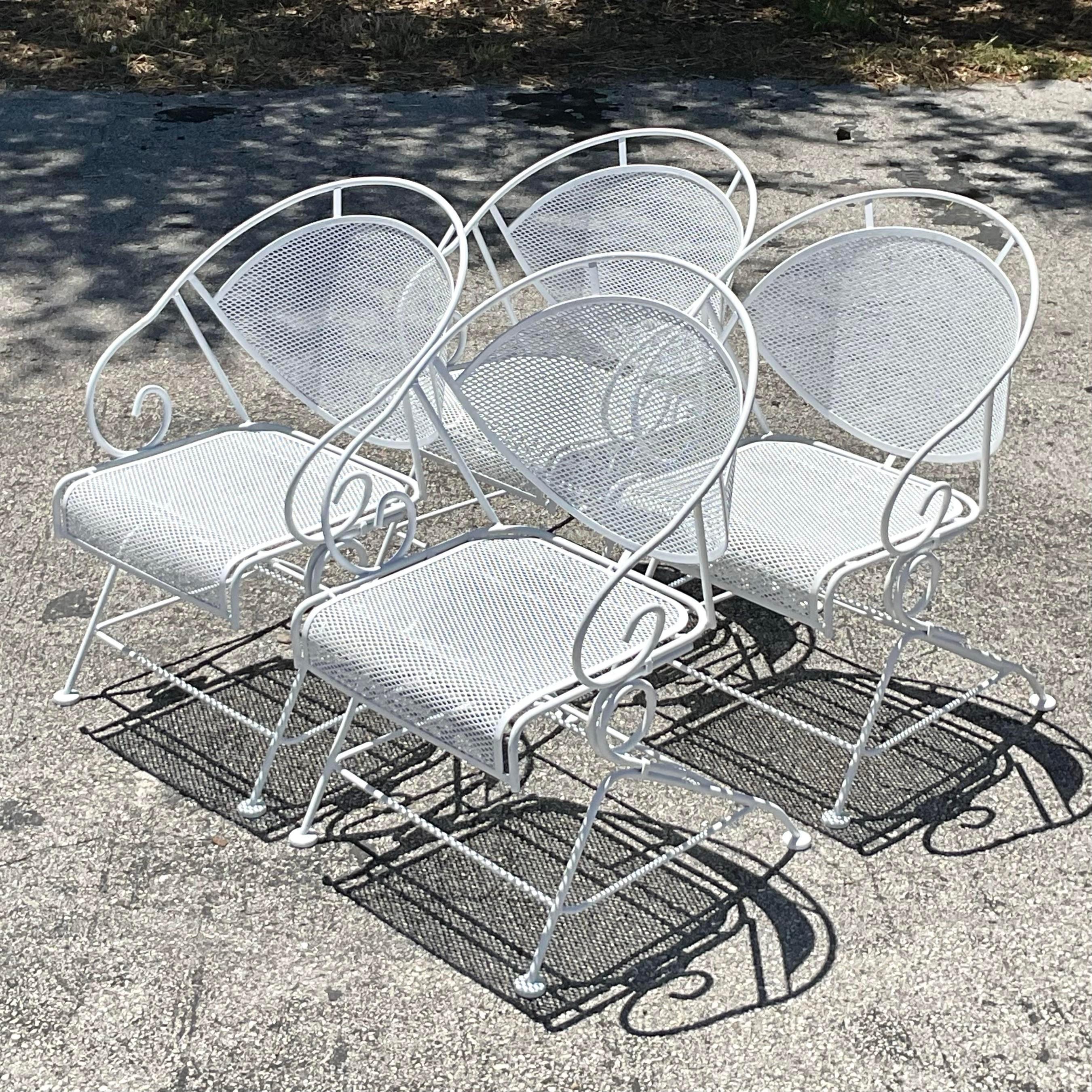Vintage Mid-Century Modern Wrought Iron Outdoor Dining Set of 5 For Sale 2
