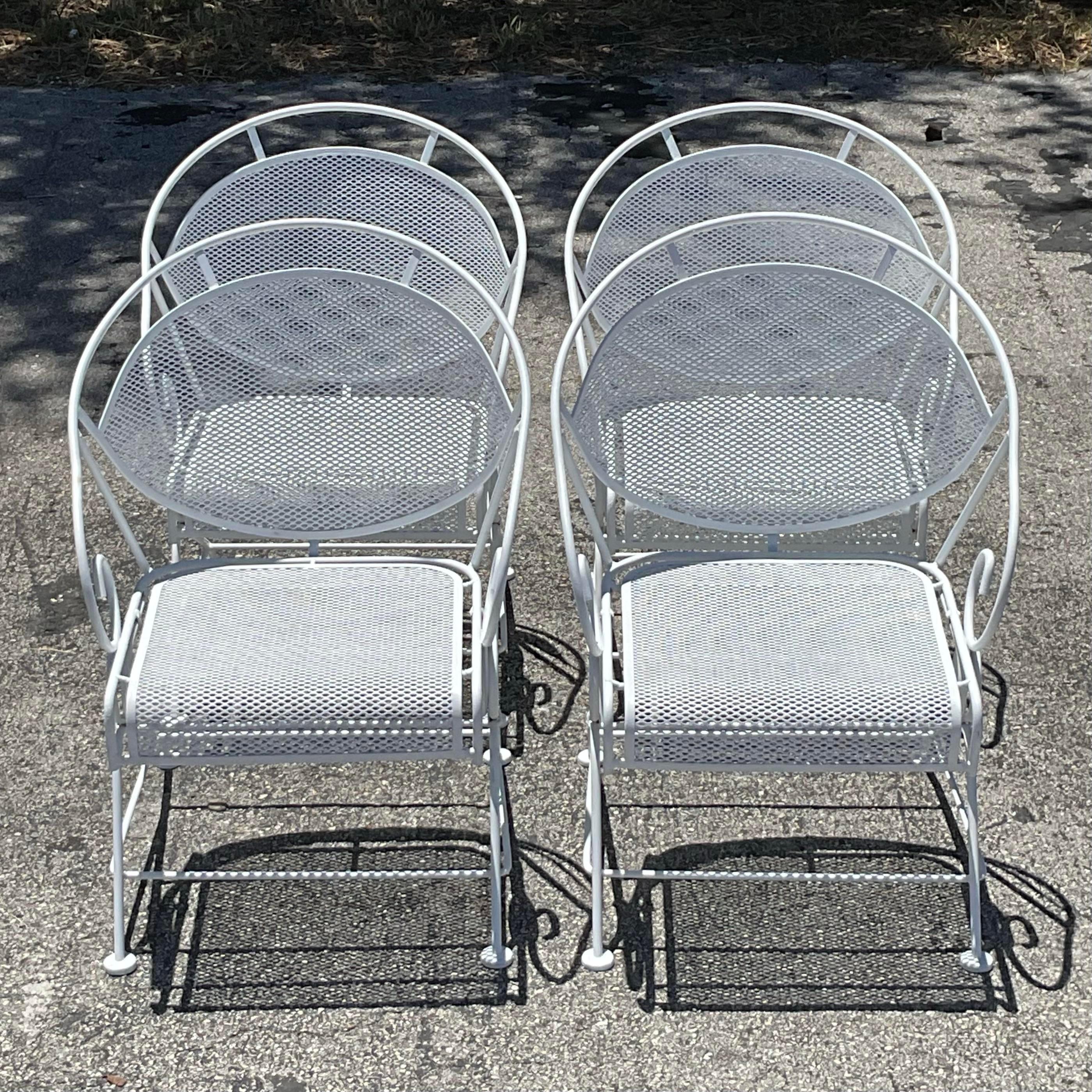 Vintage Mid-Century Modern Wrought Iron Outdoor Dining Set of 5 For Sale 4