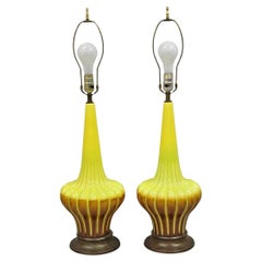 Paire de lampes de table Vintage Mid Century Modern Yellow Brown Sculpted Ceramic Pottery