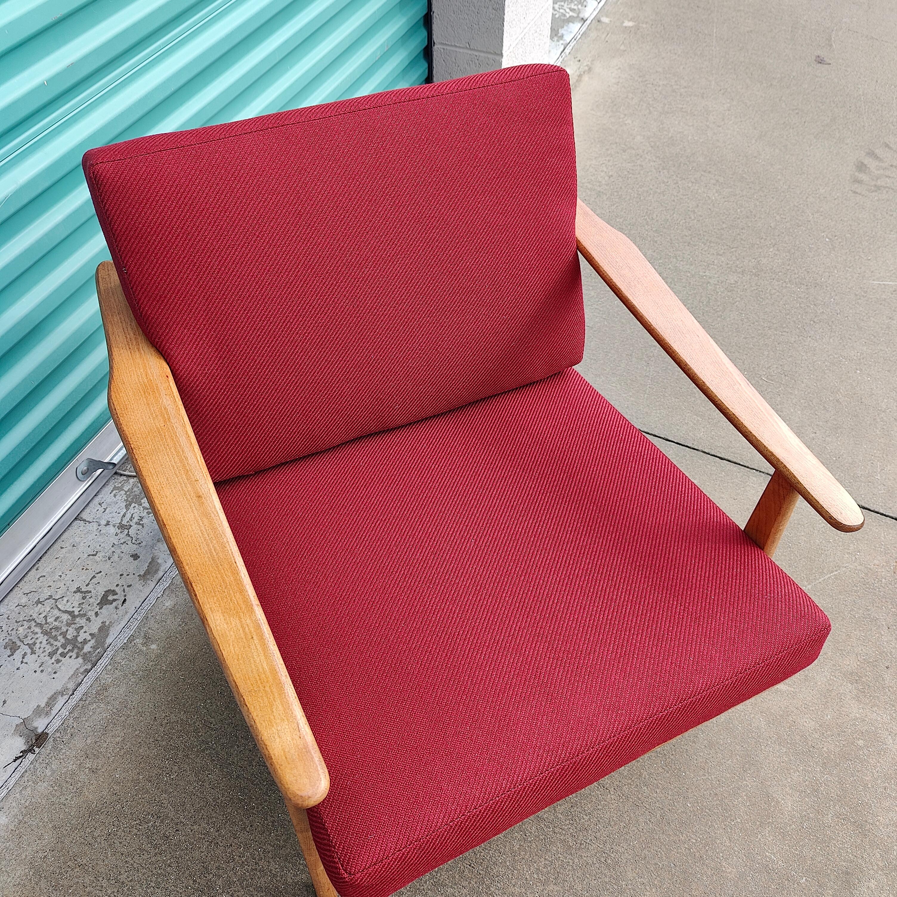 Vintage Mid-Century Modern Yugoslavian Lounge Chair For Sale 4