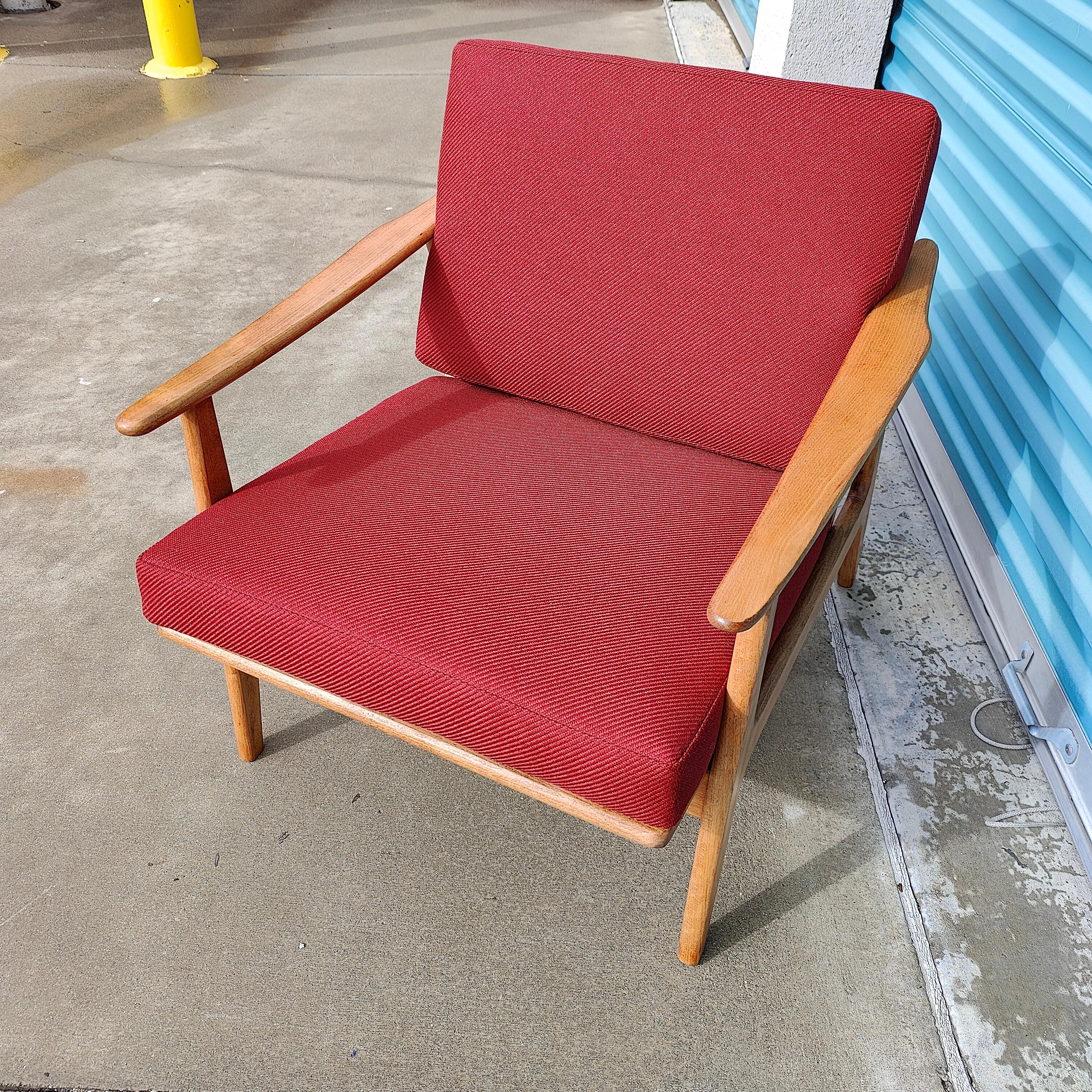 Vintage Mid-Century Modern Yugoslavian Lounge Chair In Excellent Condition For Sale In Chino Hills, CA