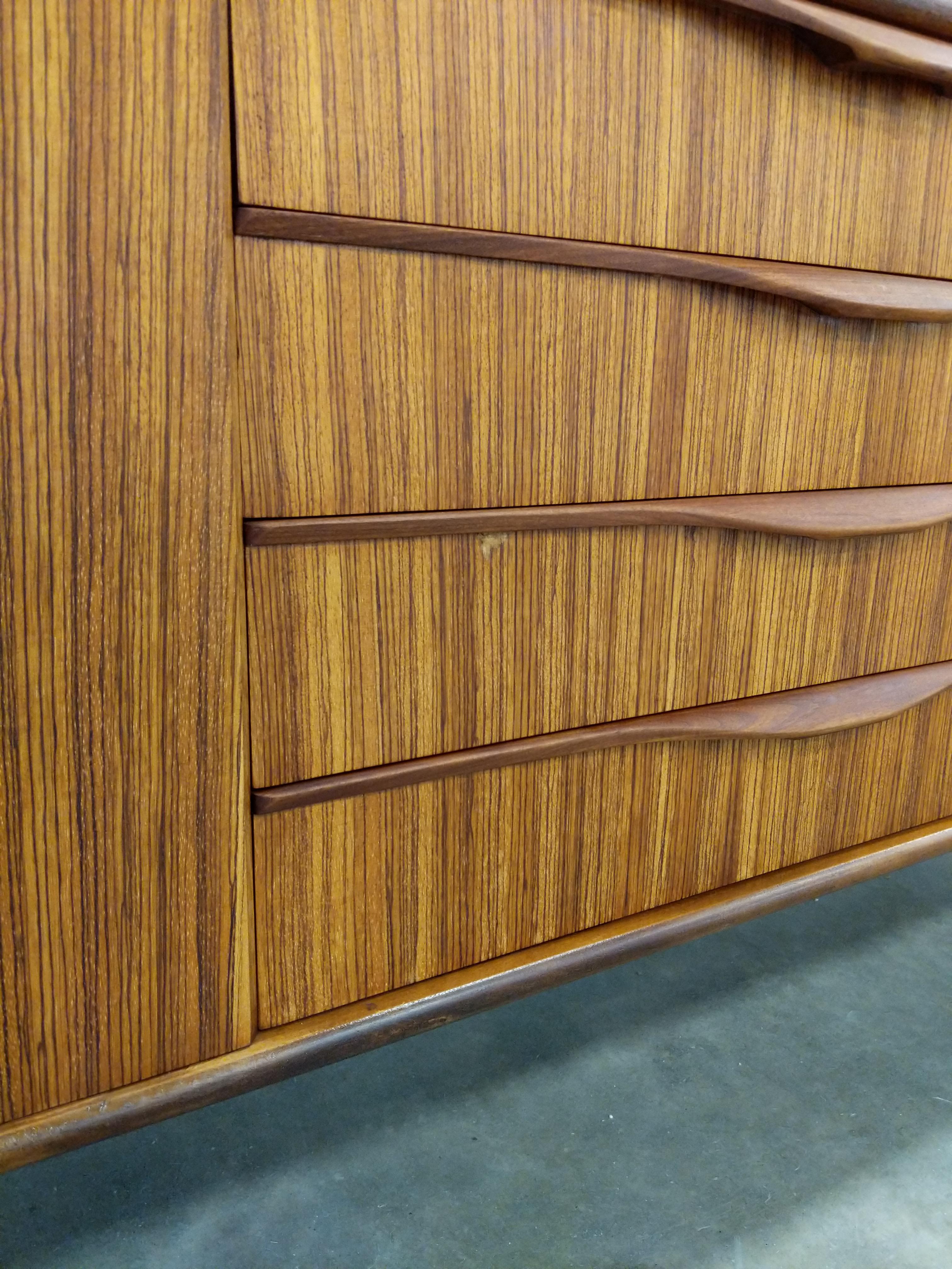 Vintage Mid Century Modern Zebrano Credenza by Elliotts of Newbury For Sale 2