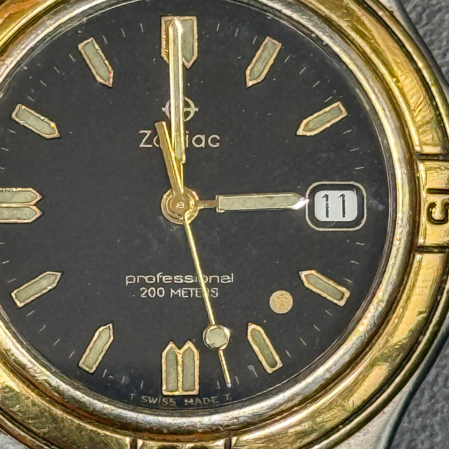 Doré Montre Vintage Mid Century Modern Zodiac Professional 200m en vente