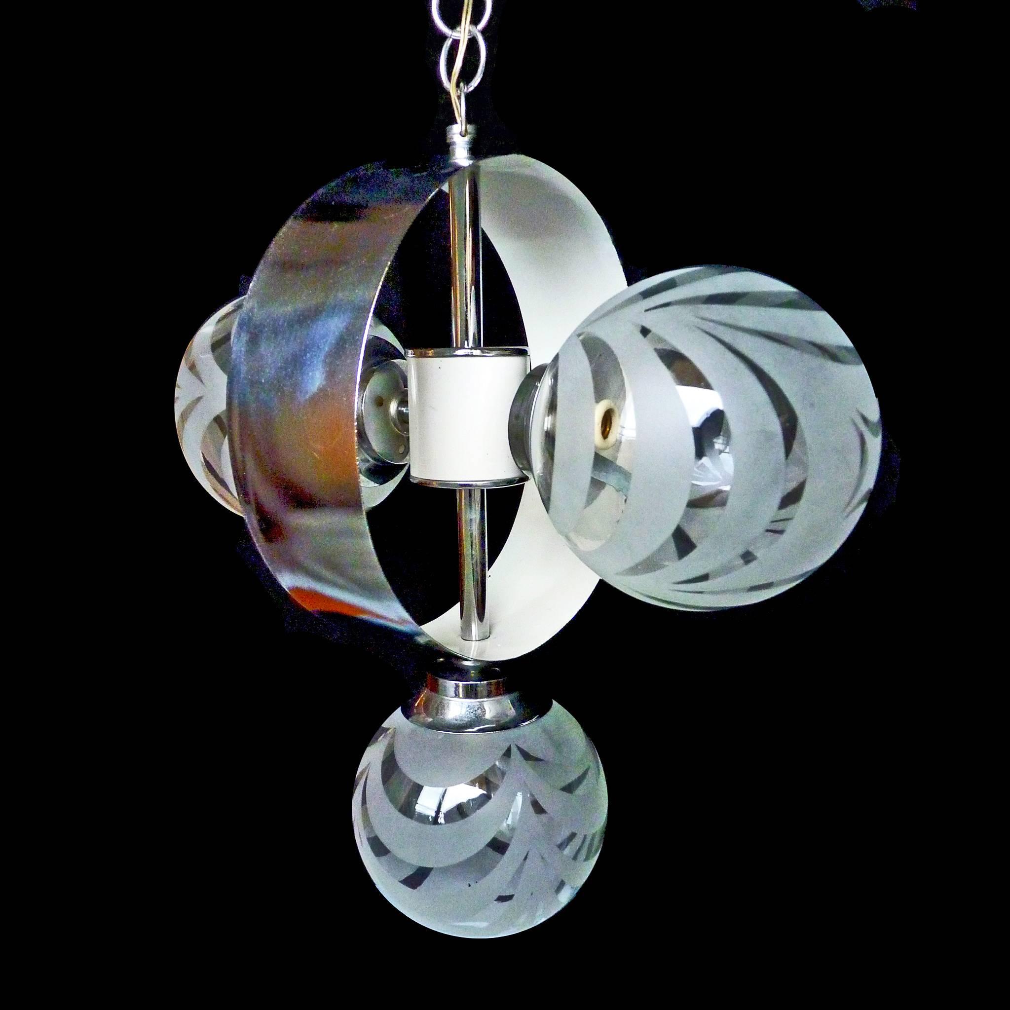 Vintage Mid-Century Modernist Chrome Atomic Space Age Sputnik Orbit Chandelier In Good Condition For Sale In Coimbra, PT