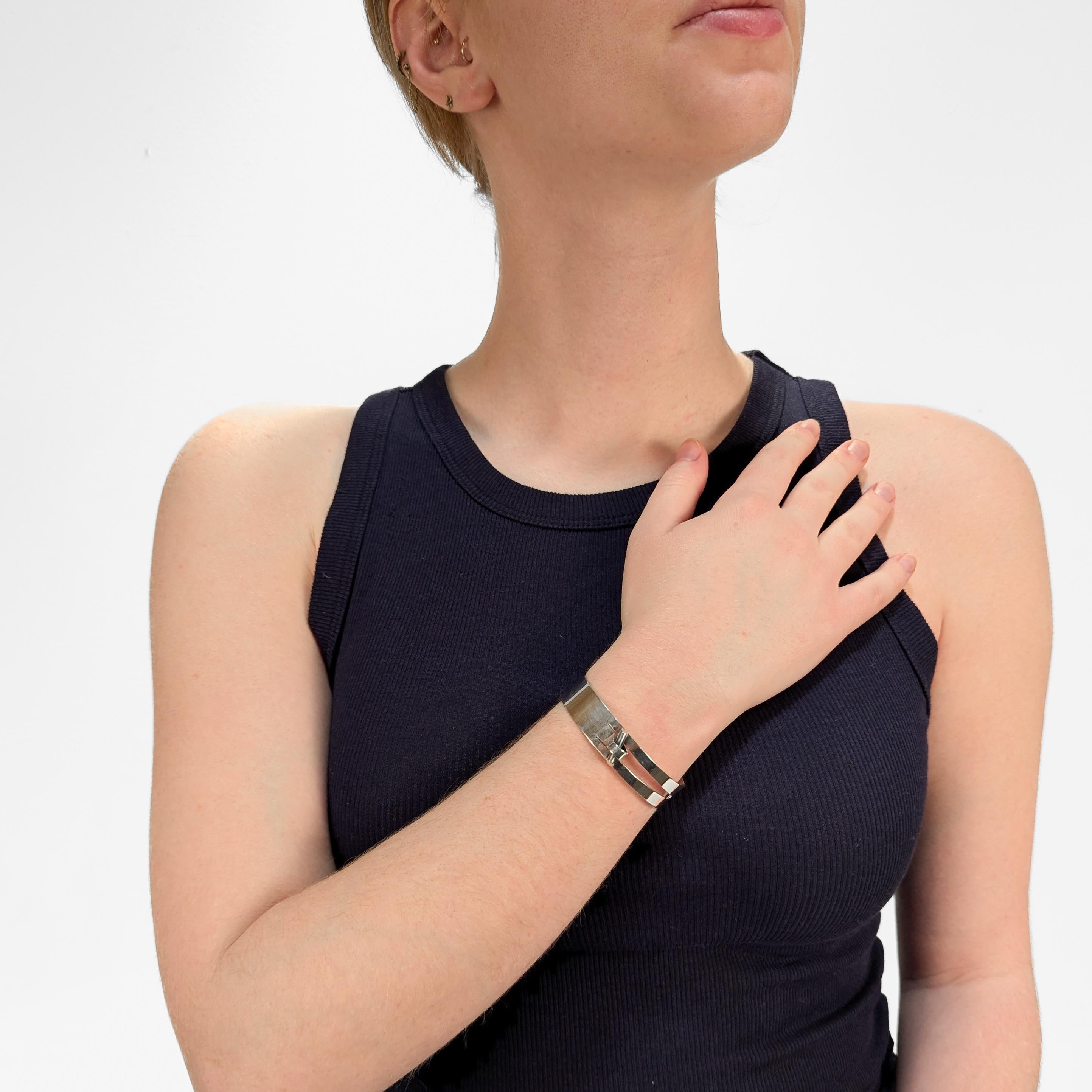 A fine signed Mid-Century Modern cuff bracelet.

In sterling silver.

By Paul Lobel. Lobel was a Romanian-born and New York based jeweler, designer, illustrator who was an influential Modernist and beloved figure in the Greenwich Village art