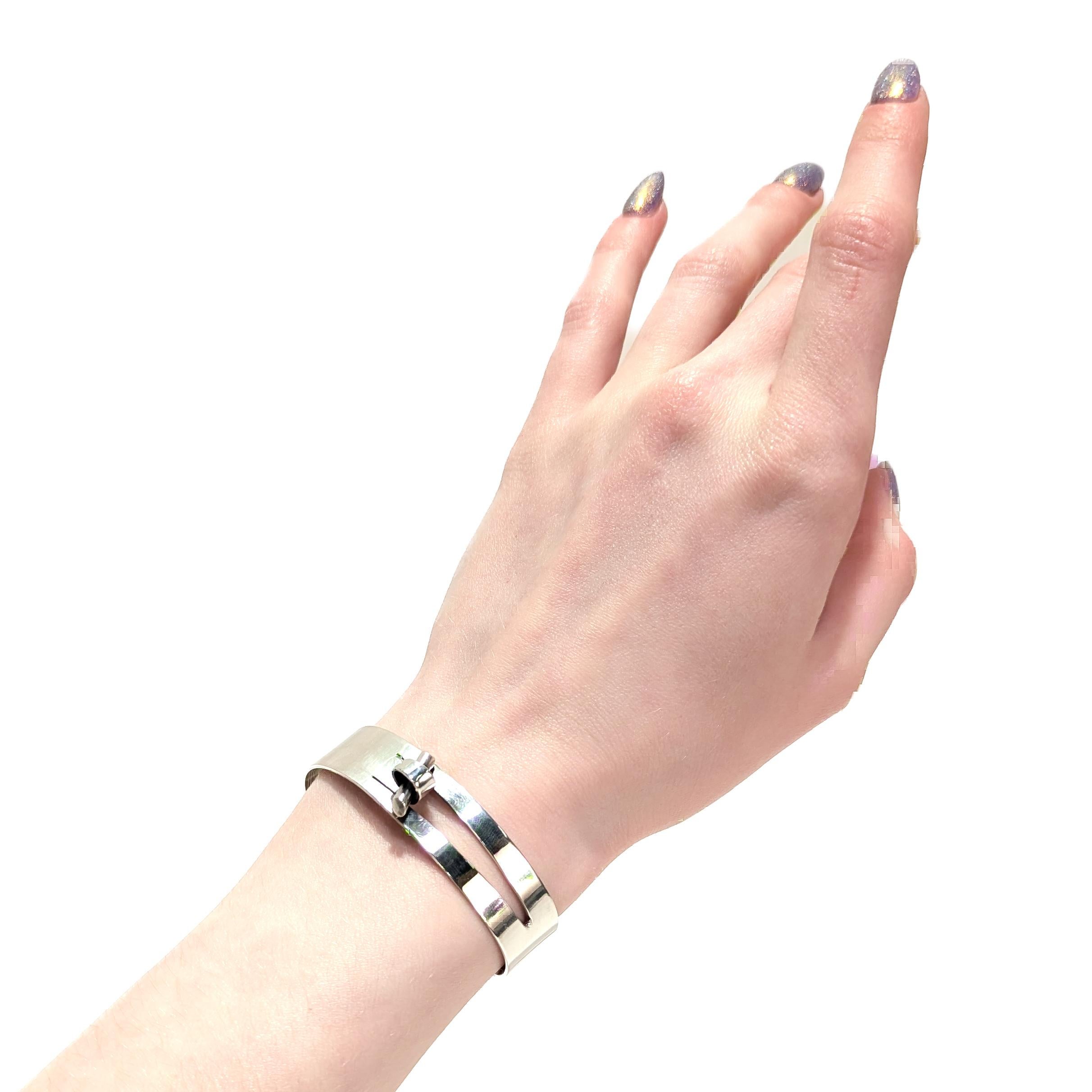Vintage Mid-Century Modernist Paul Lobel Sterling Silver Cuff Bracelet In Good Condition For Sale In Philadelphia, PA