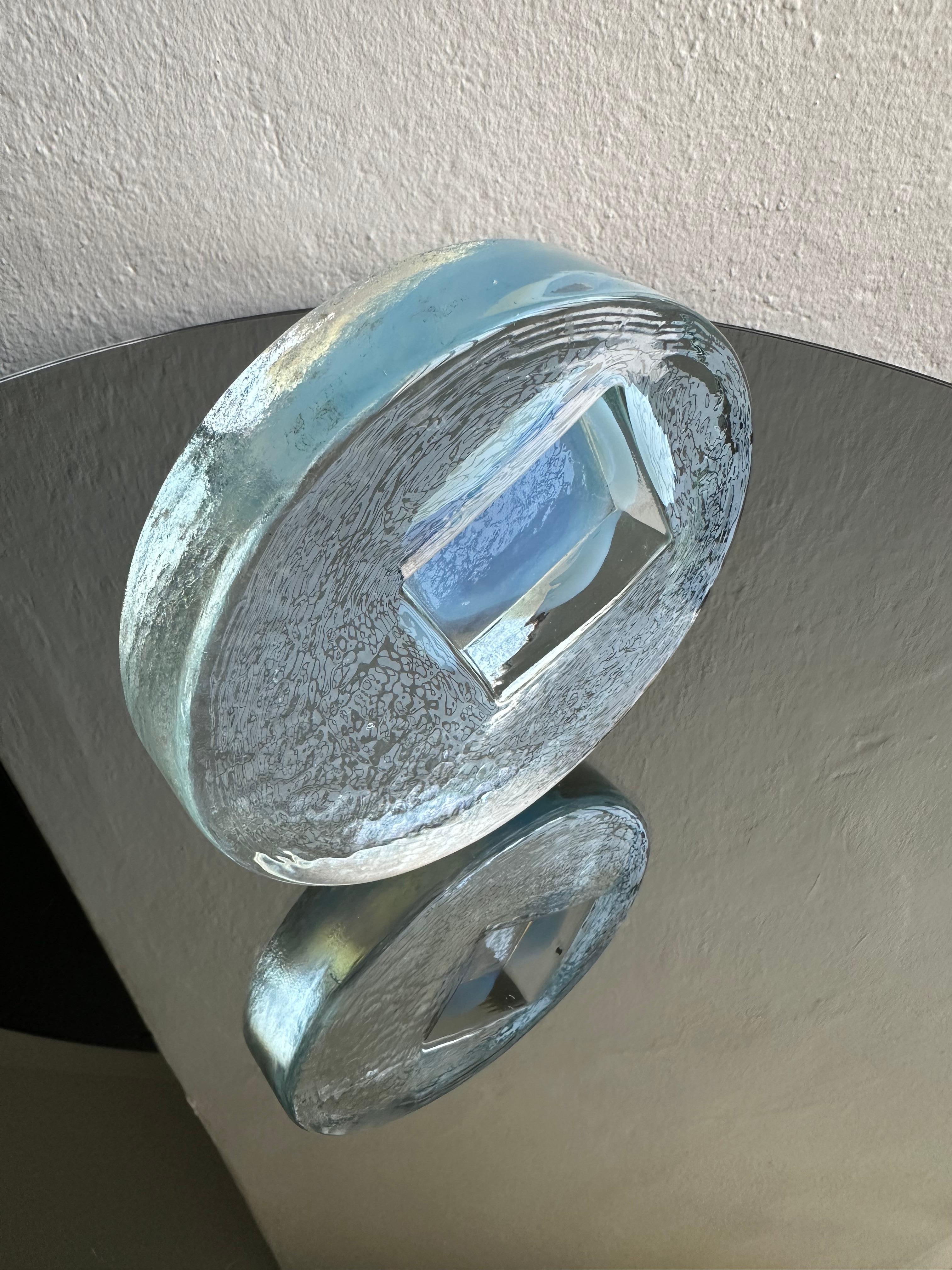Aschenbecher aus Murano-Glas aus der Mitte des Jahrhunderts, mattiert, mit blauen Akzenten im Zustand „Gut“ im Angebot in Milano, IT
