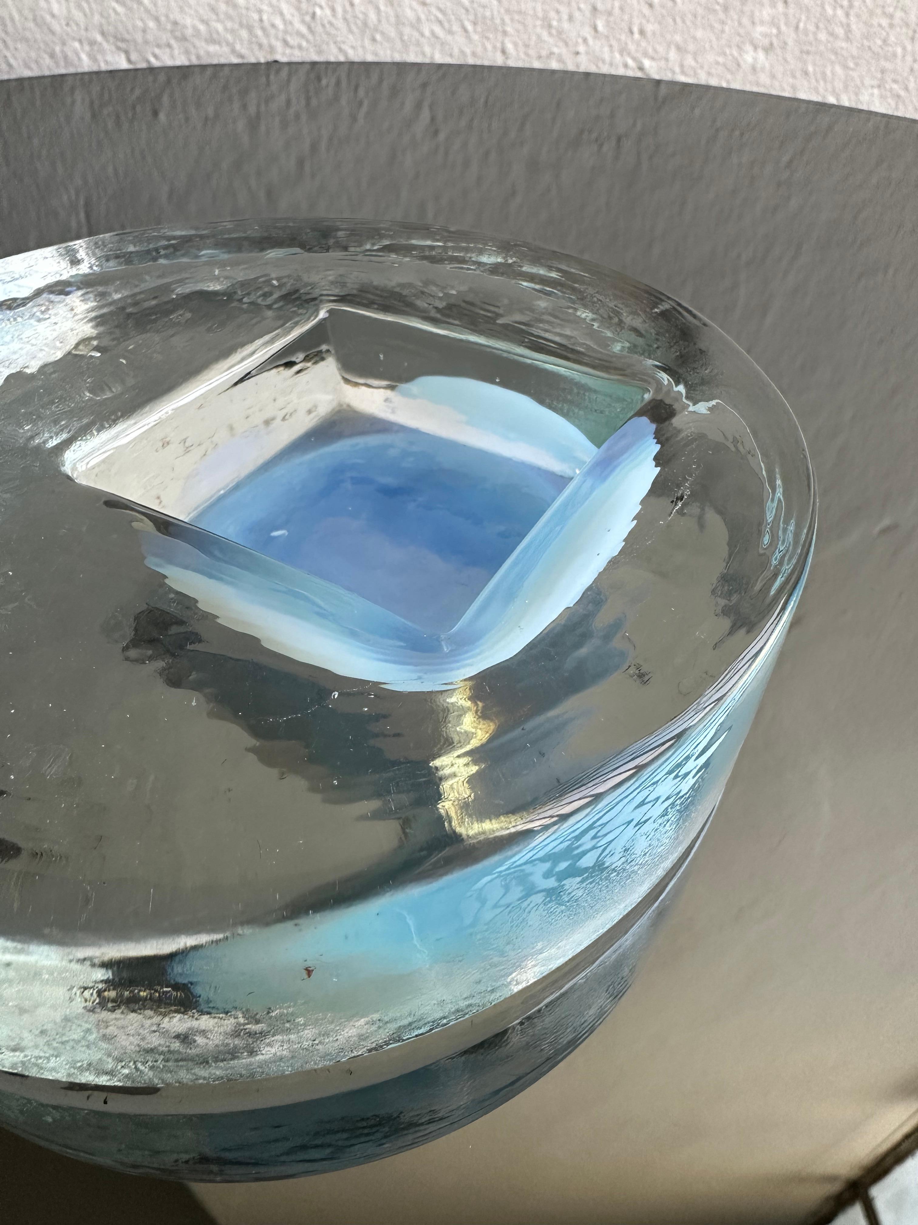 Aschenbecher aus Murano-Glas aus der Mitte des Jahrhunderts, mattiert, mit blauen Akzenten im Angebot 1
