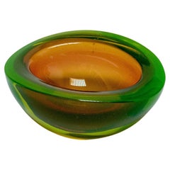 Bol vintage du milieu du siècle en verre de Murano vert mat avec accents orange