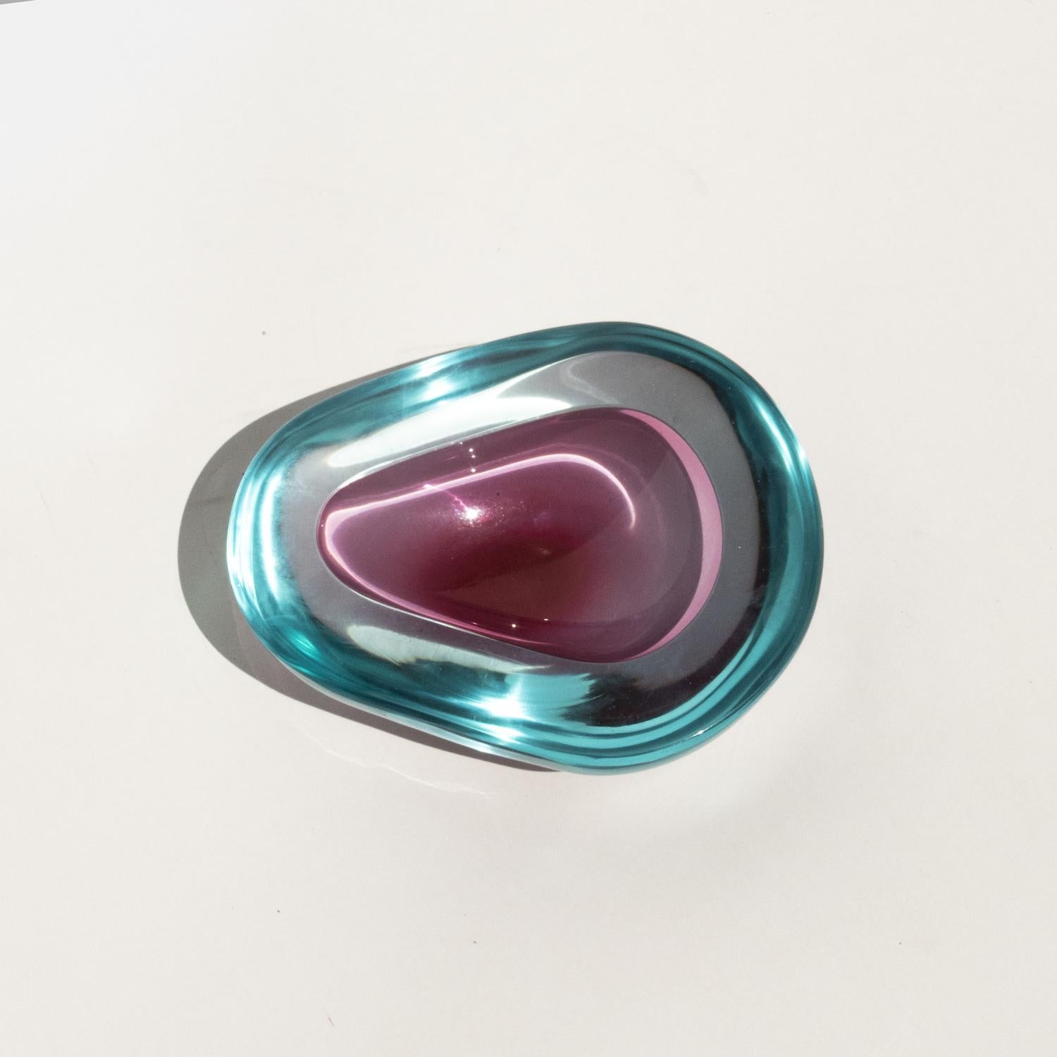 Mid-Century Modern Vintage Mid-Century Murano Glass Bowl in Sommerso Glass, Flavio Poli Stye For Sale