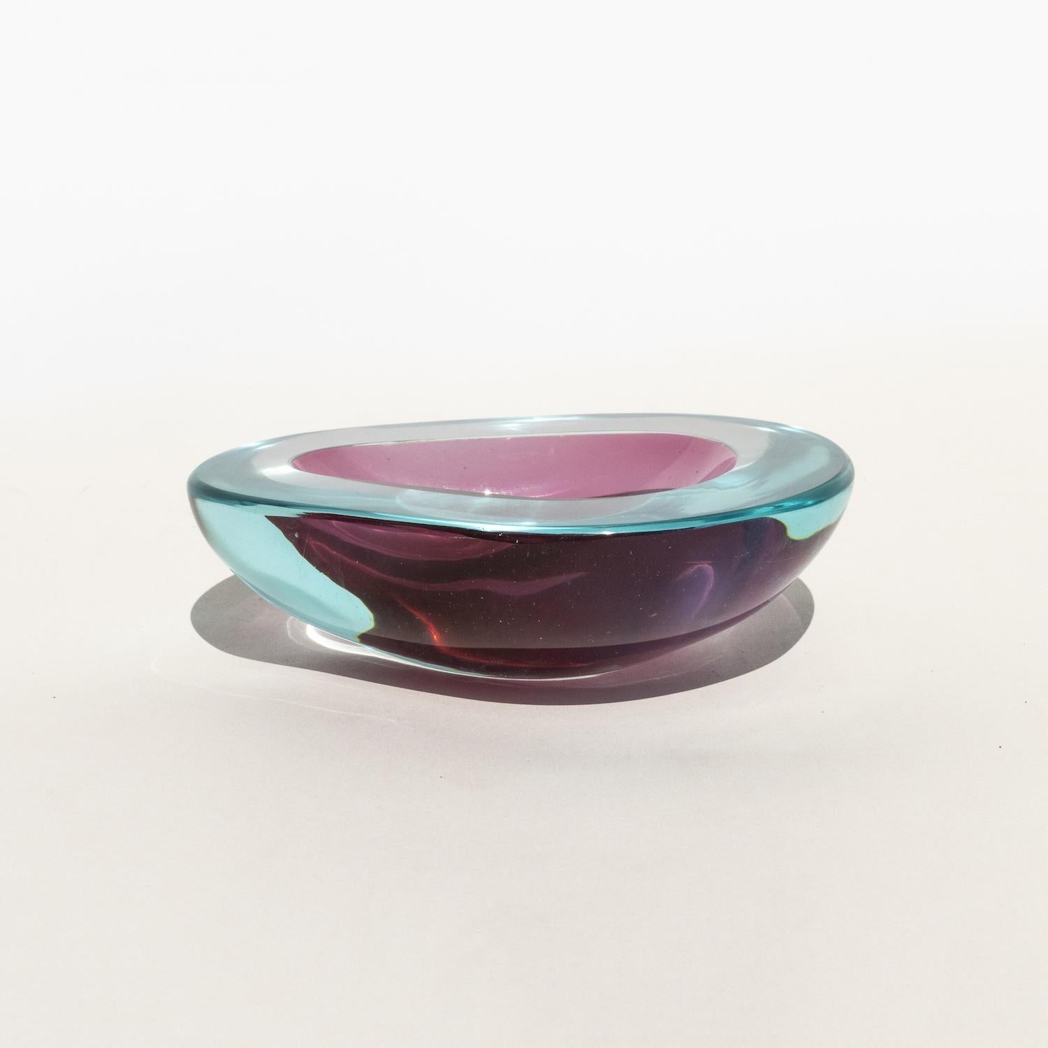 Mid-20th Century Vintage Mid-Century Murano Glass Bowl in Sommerso Glass, Flavio Poli Stye For Sale