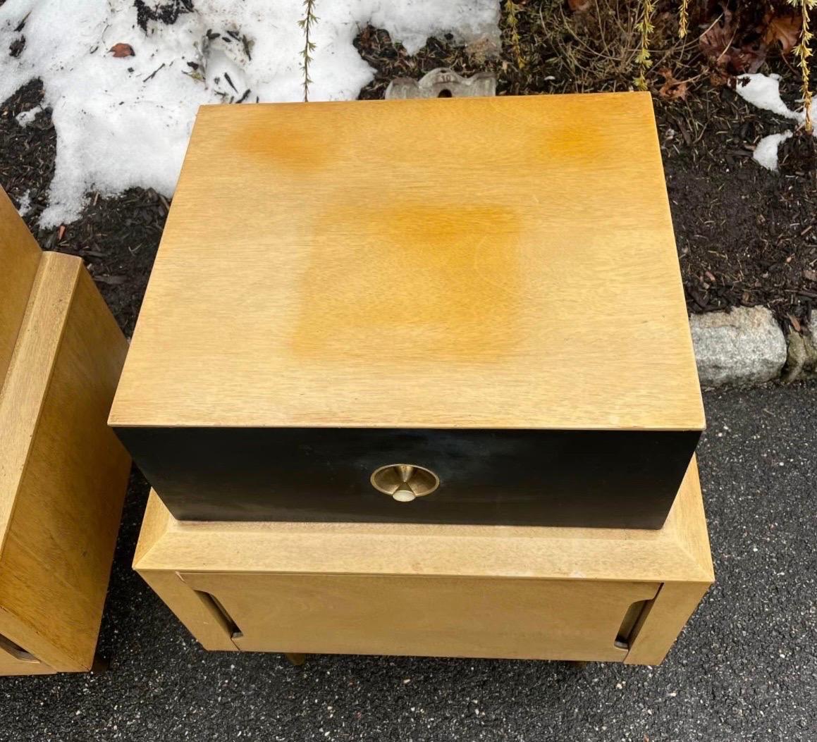 Tables de nuit Vintage Mid Century par Basic Witz Bon état - En vente à W Allenhurst, NJ