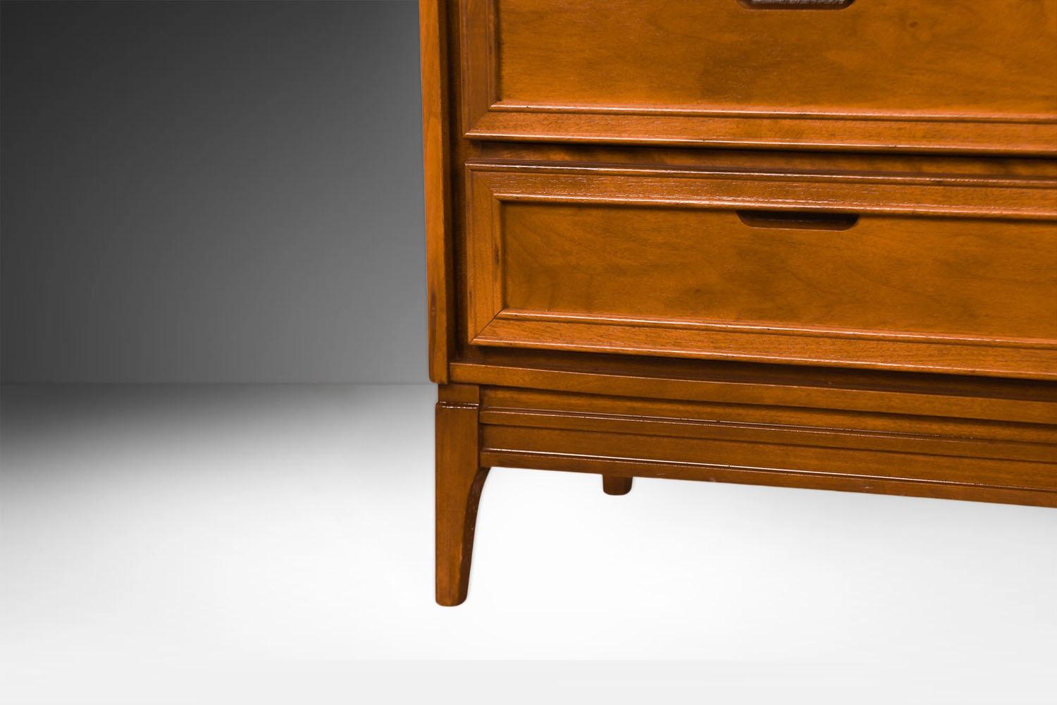 Mid-Century Modern Commode à neuf tiroirs Vintage Mid Century en vente