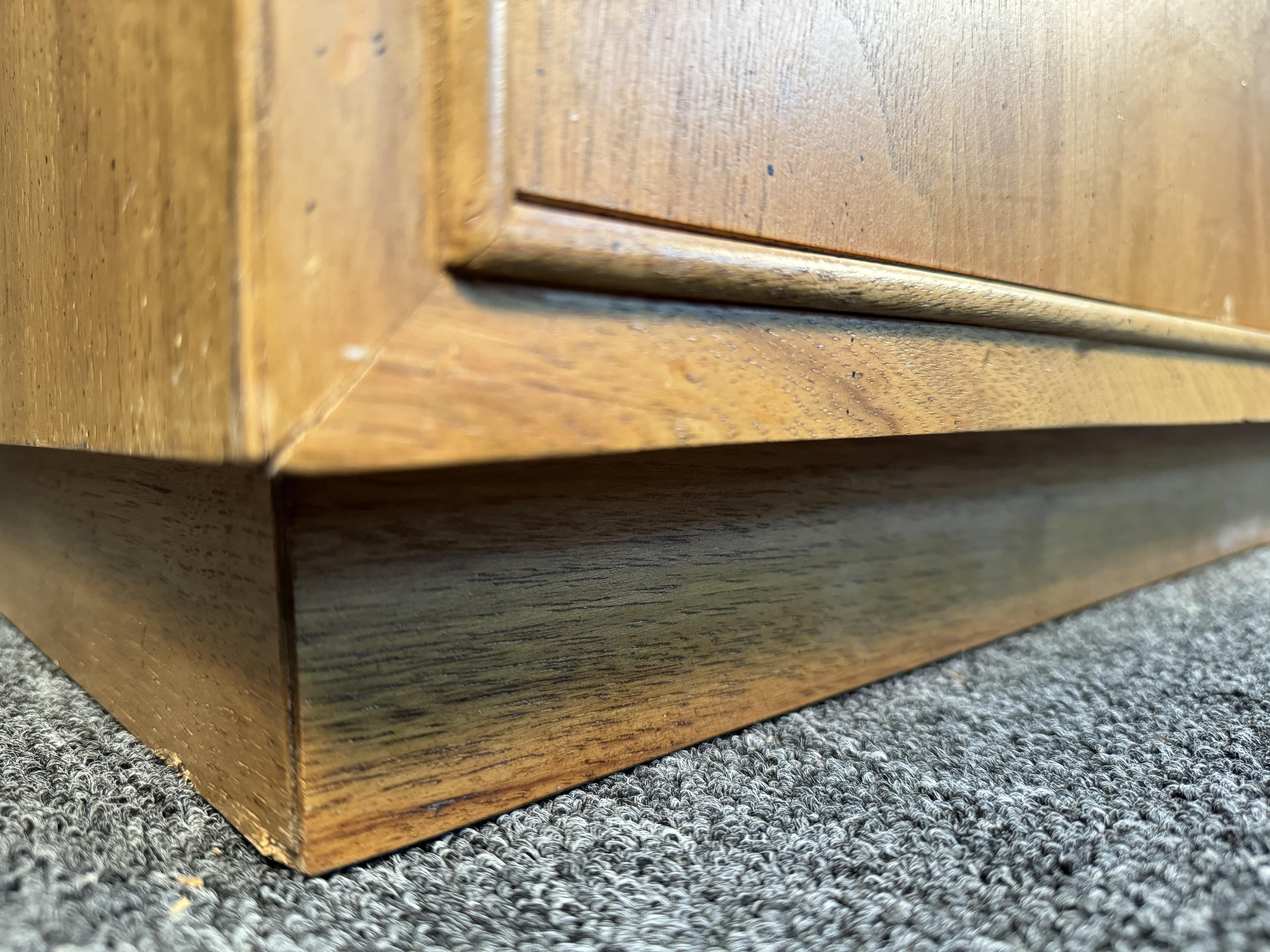 Vintage Mid-Century Oak Dresser For Sale 12