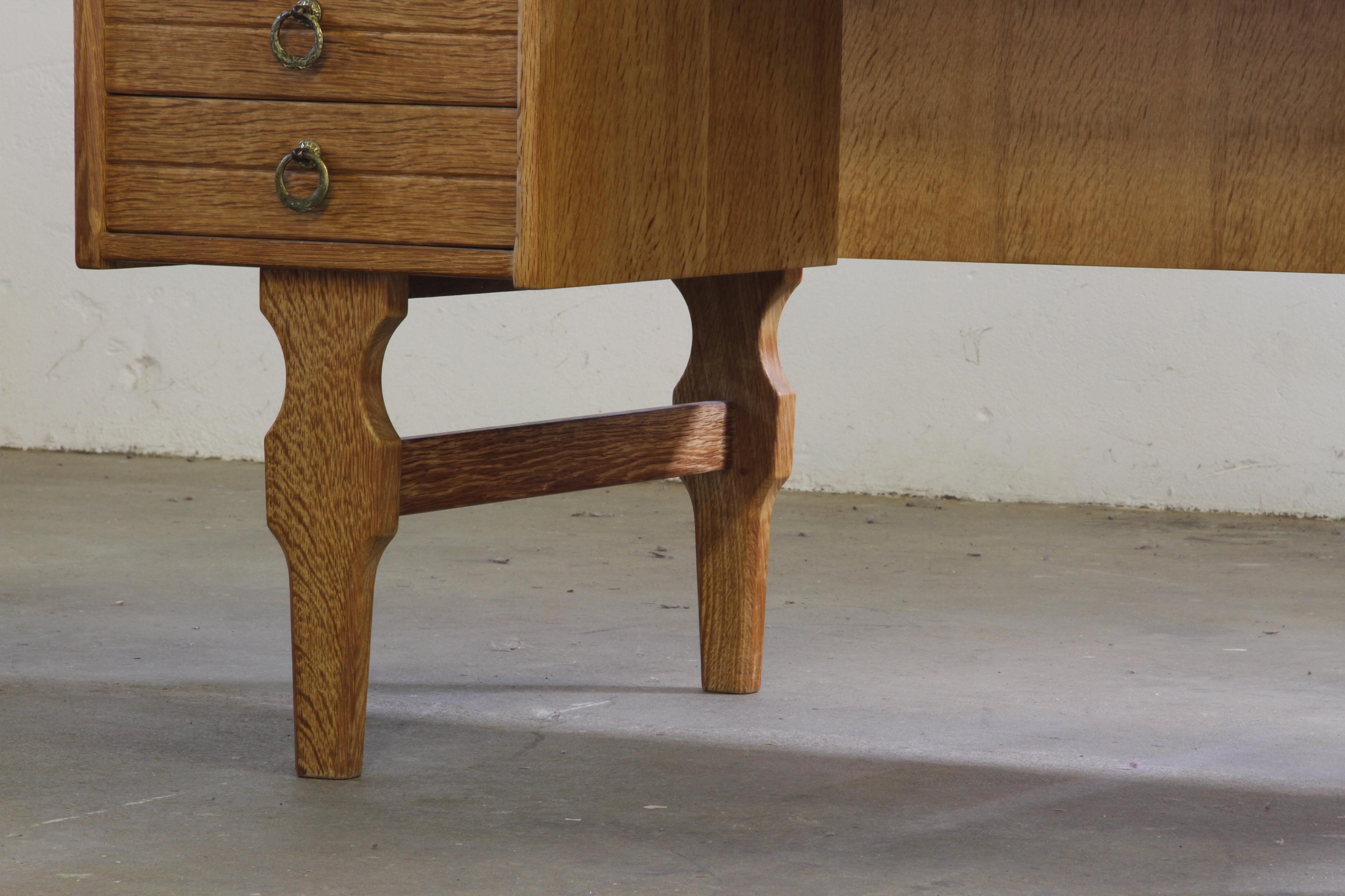 Vintage Mid-Century Oak Writing Desk with 6 Drawers, Open Back, Kjærnulf style. In condizioni buone in vendita a Store Heddinge, DK