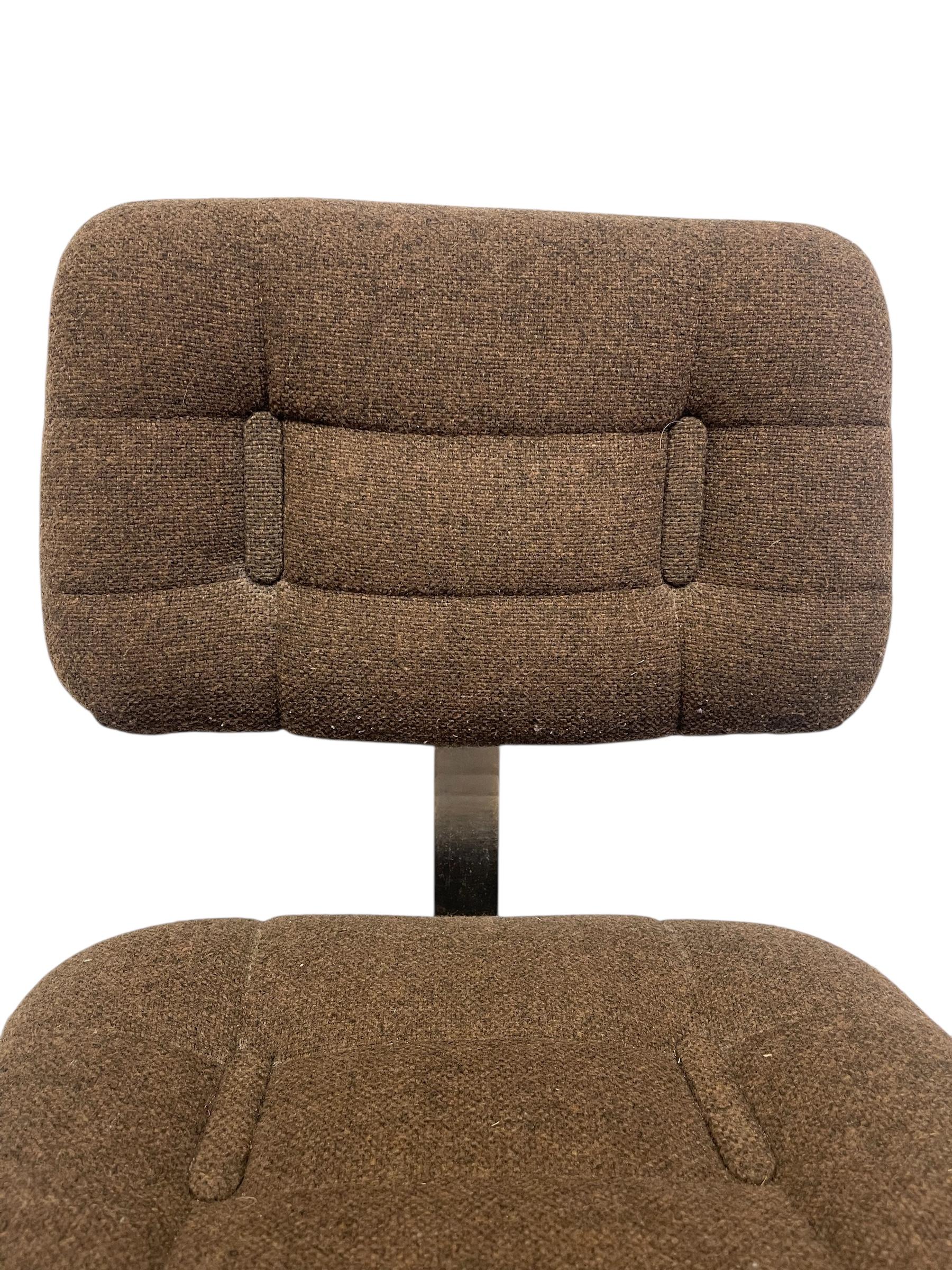 Sedia da ufficio Vintage Mid-Century - Base cromata, rivestimento marrone. in vendita 2