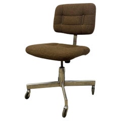 Sedia da ufficio Vintage Mid-Century - Base cromata, rivestimento marrone.